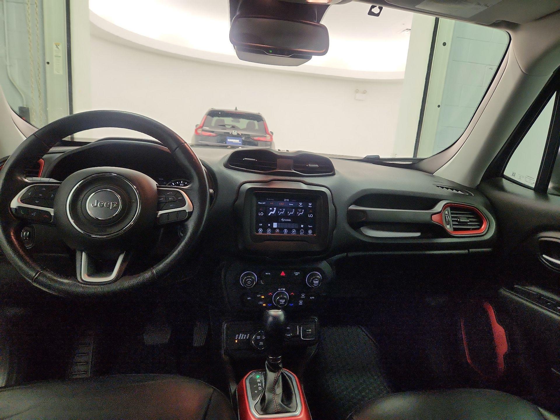 Thumbnail: 2018 Jeep Renegade - 9