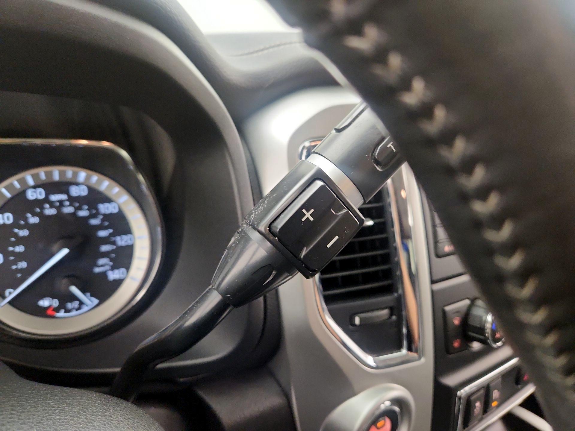 Thumbnail: 2019 Nissan Titan - 18