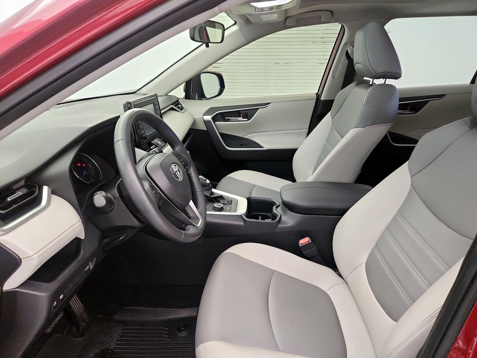 Thumbnail: 2022 Toyota RAV4 - 11