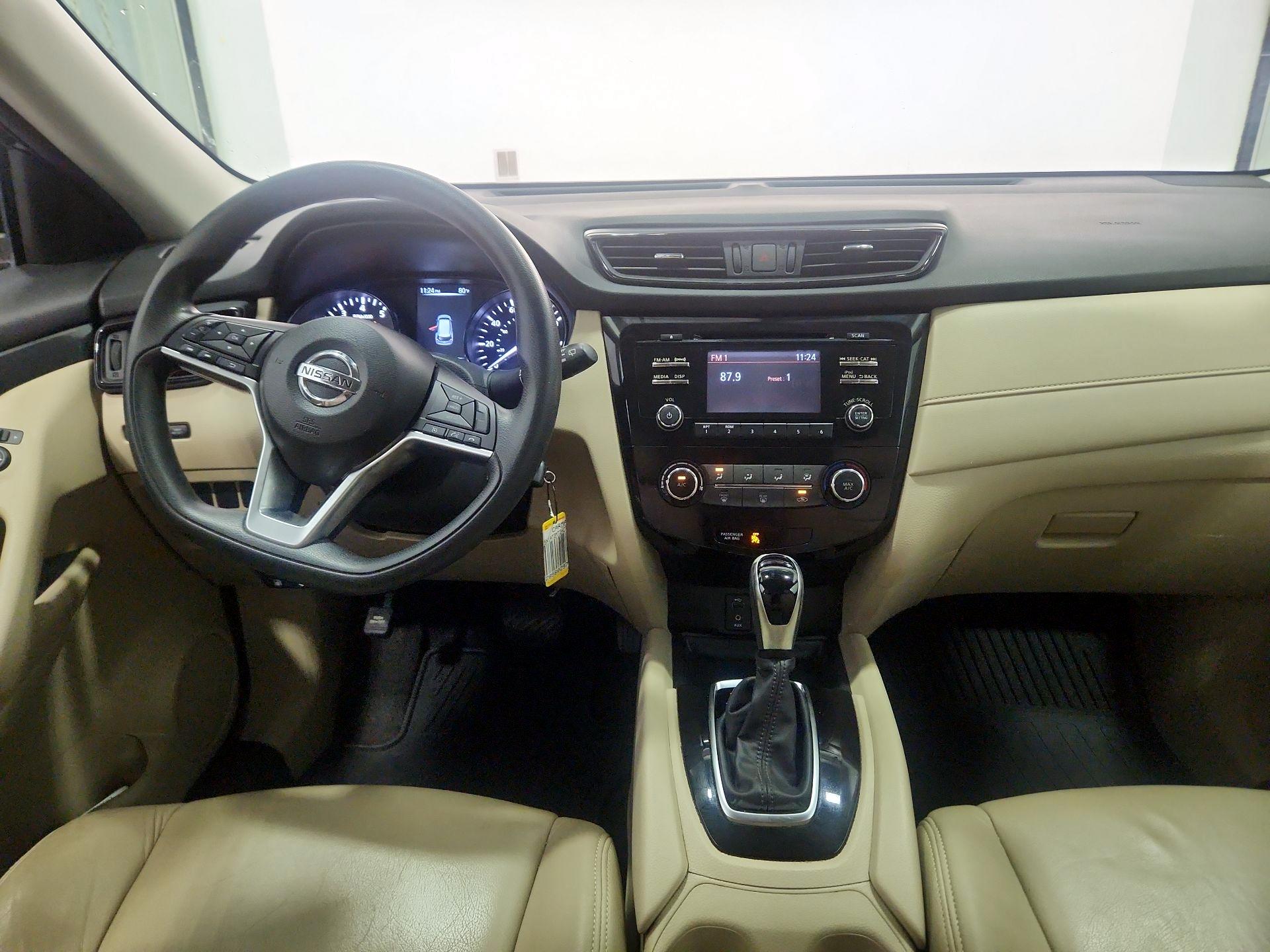 Thumbnail: 2017 Nissan Rogue - 9