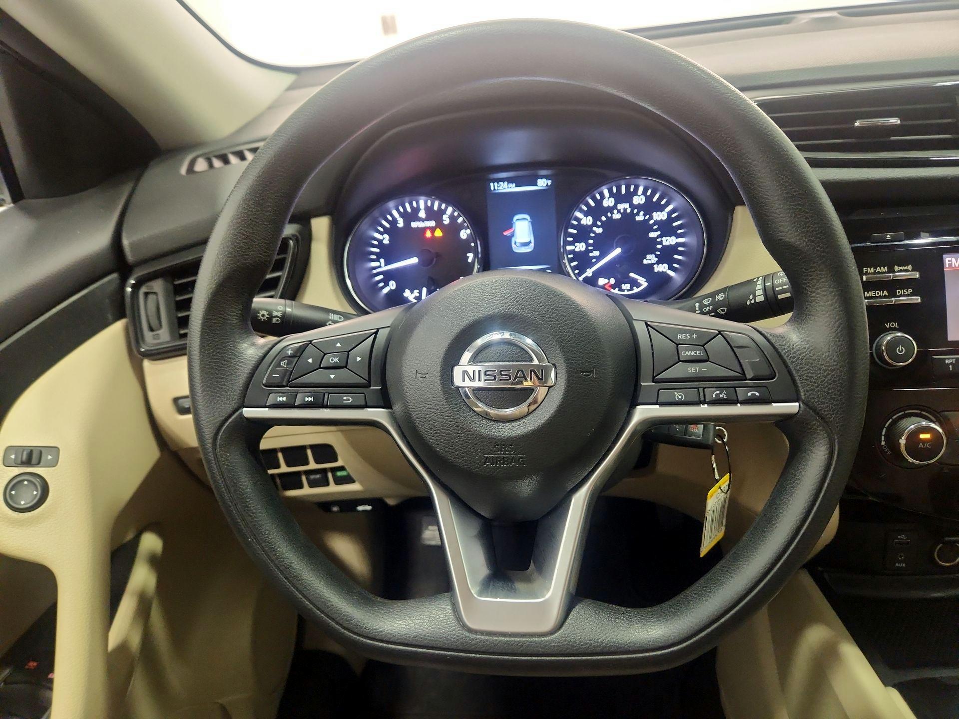 Thumbnail: 2017 Nissan Rogue - 10