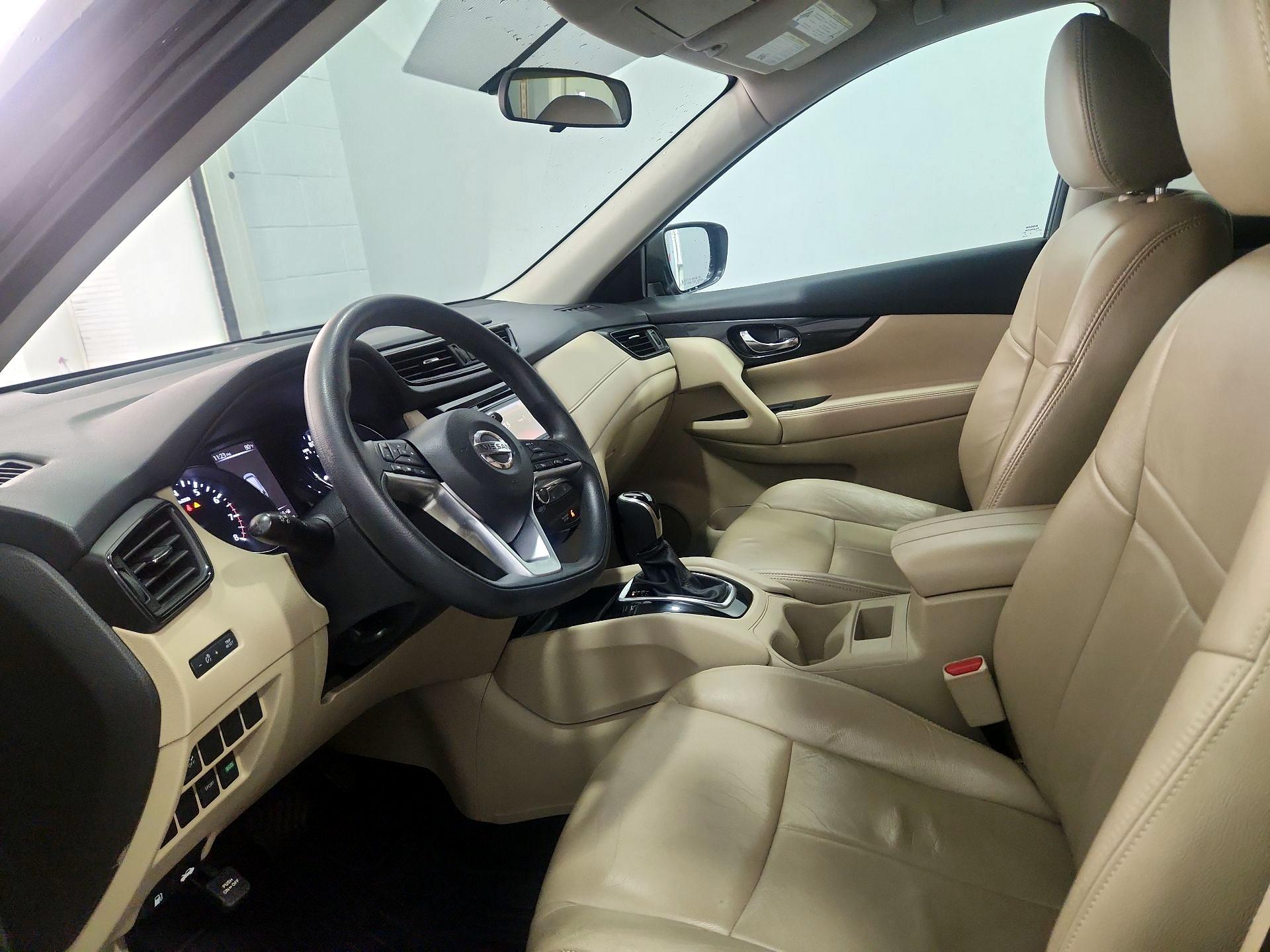 Thumbnail: 2017 Nissan Rogue - 11