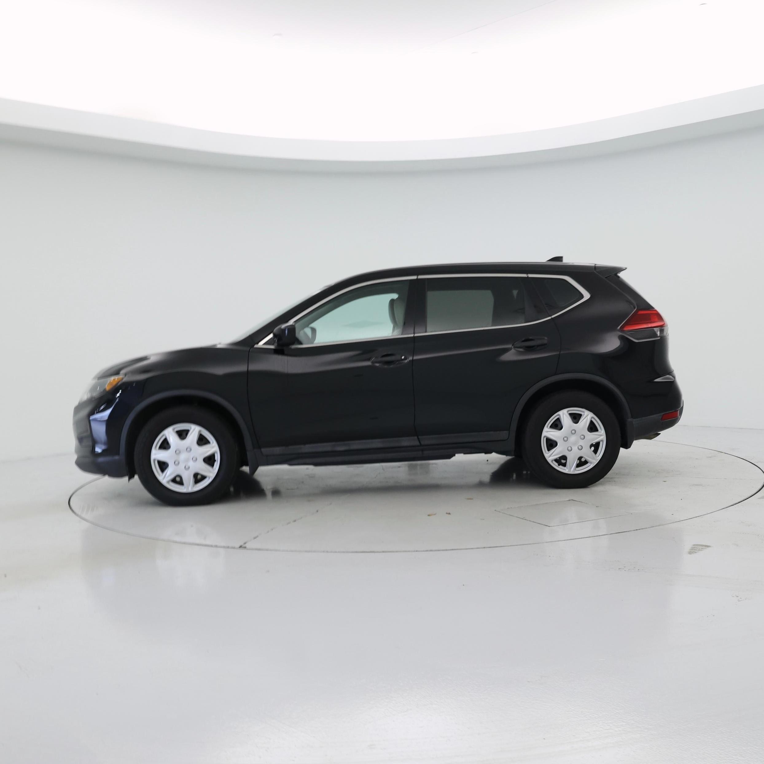 Thumbnail: 2017 Nissan Rogue - 3