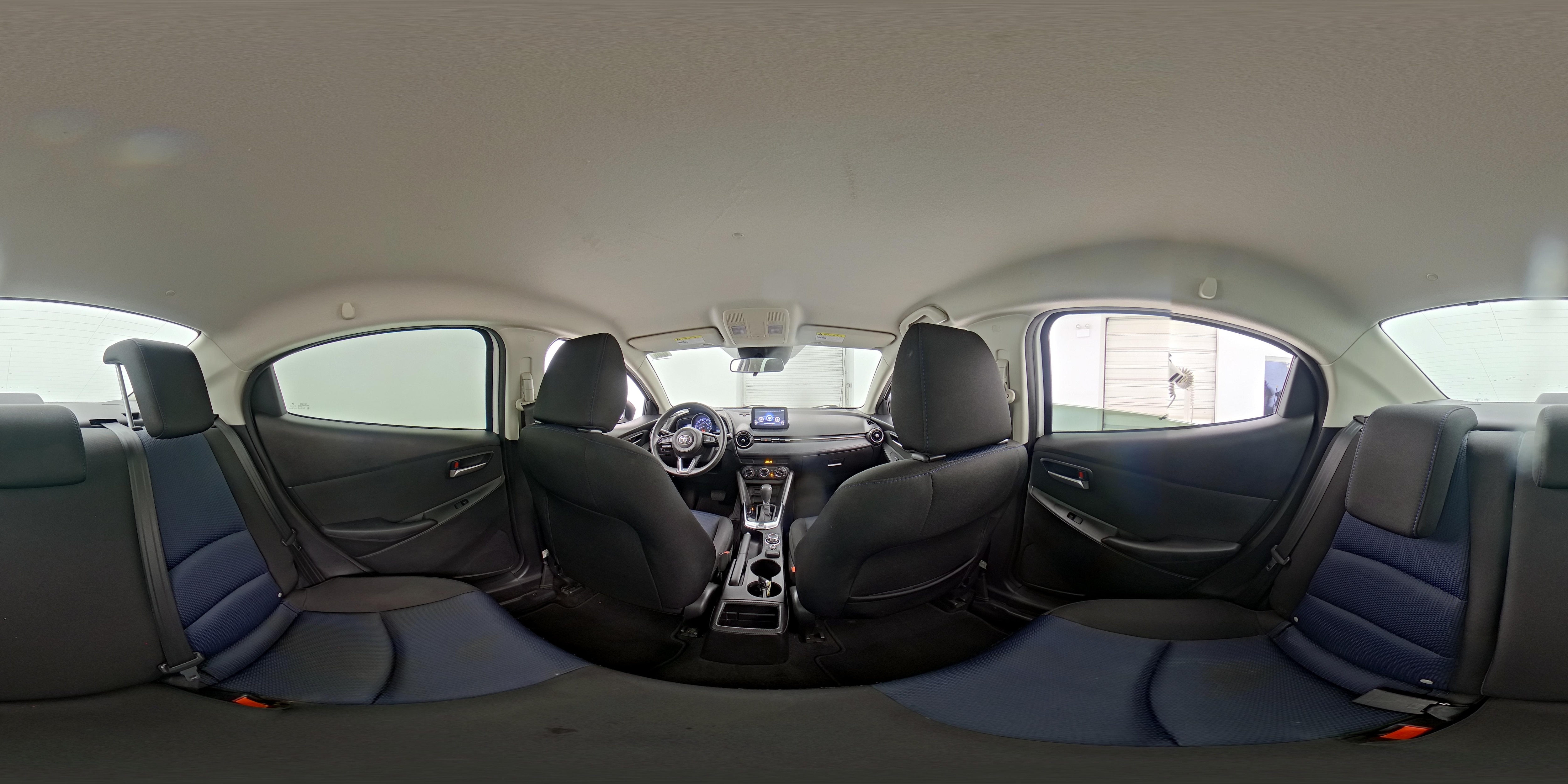 2019 Toyota Yaris LE - Photo 25