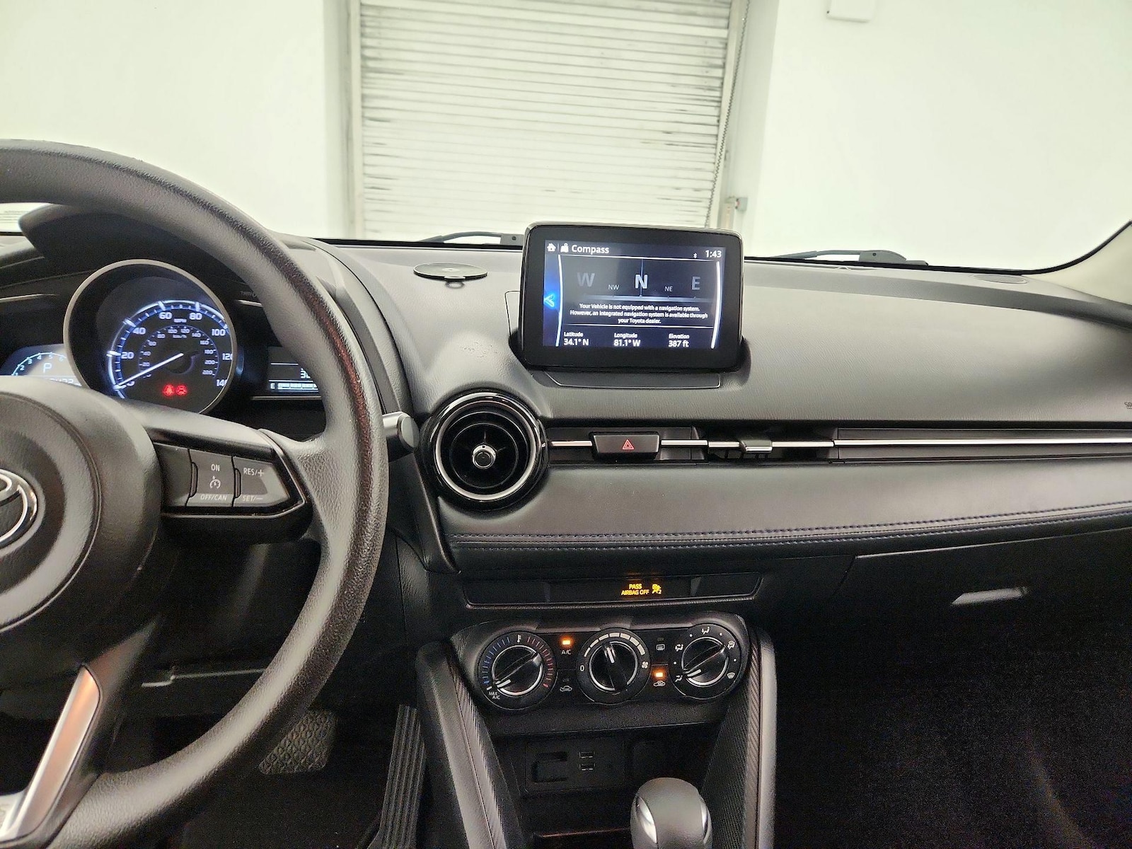 2019 Toyota Yaris LE - Photo 10