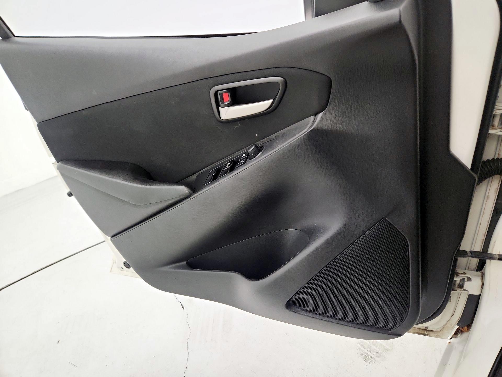 Thumbnail: 2019 Toyota Yaris - 12