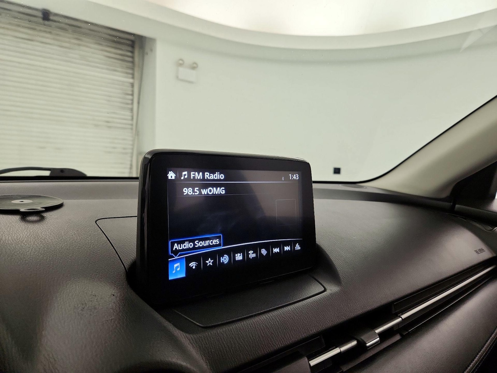 2019 Toyota Yaris LE - Photo 16