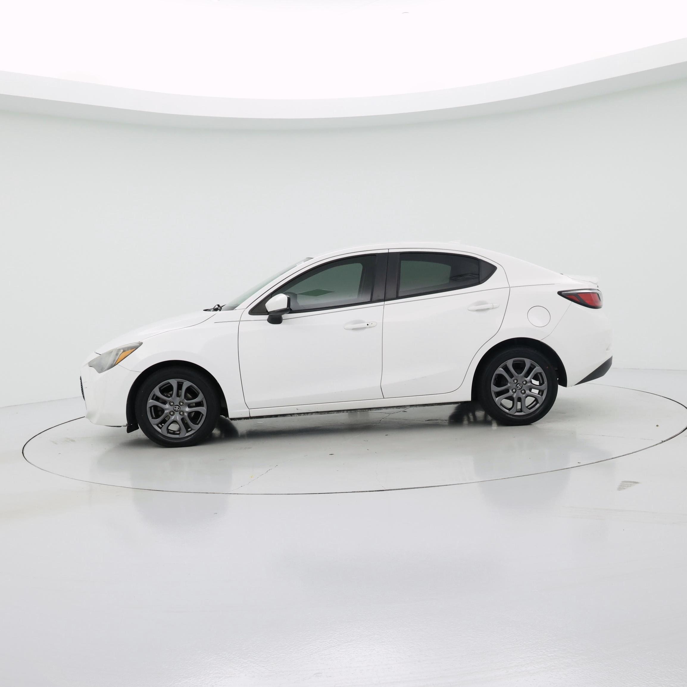 Thumbnail: 2019 Toyota Yaris - 3