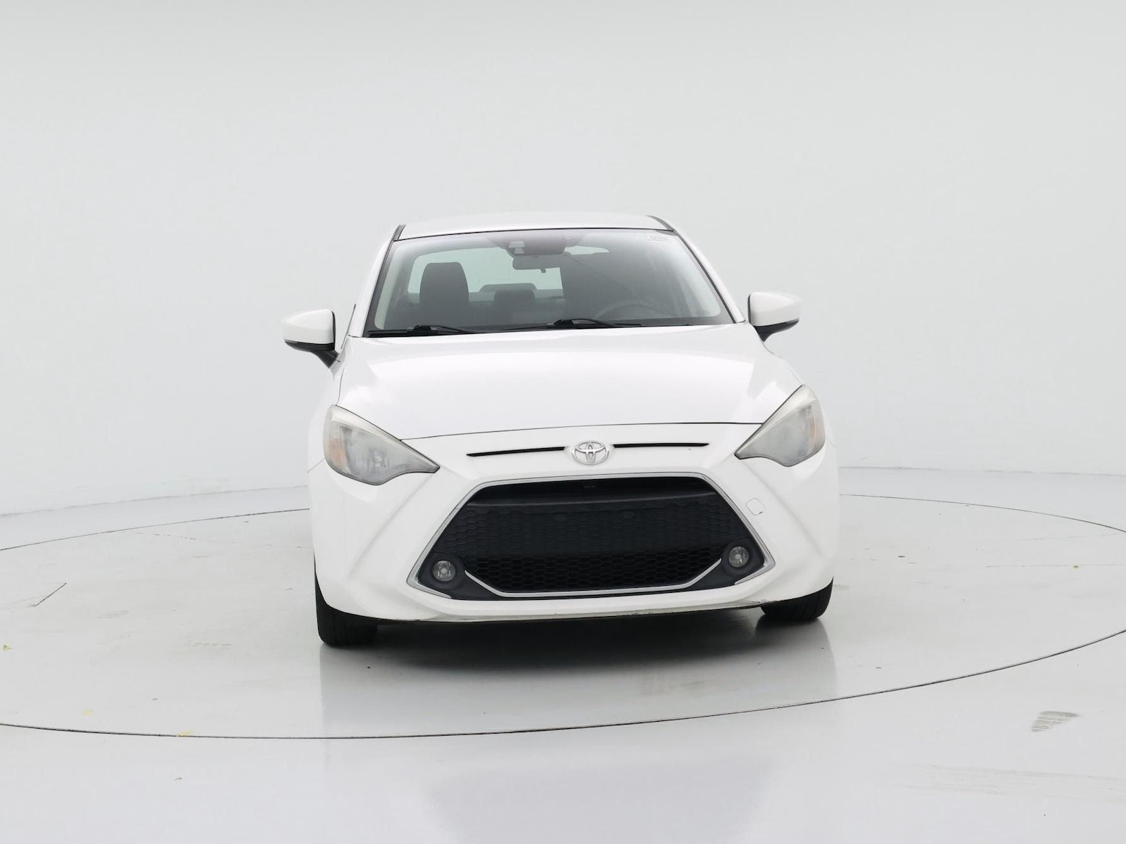 2019 Toyota Yaris LE - Photo 6