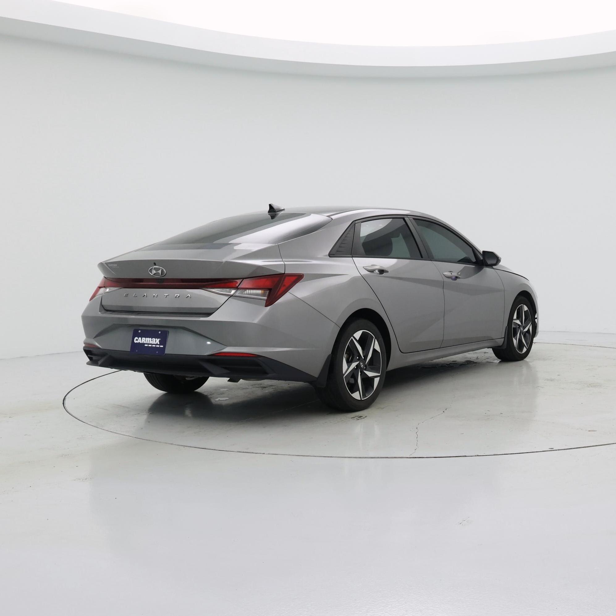 Thumbnail: 2023 Hyundai Elantra - 8