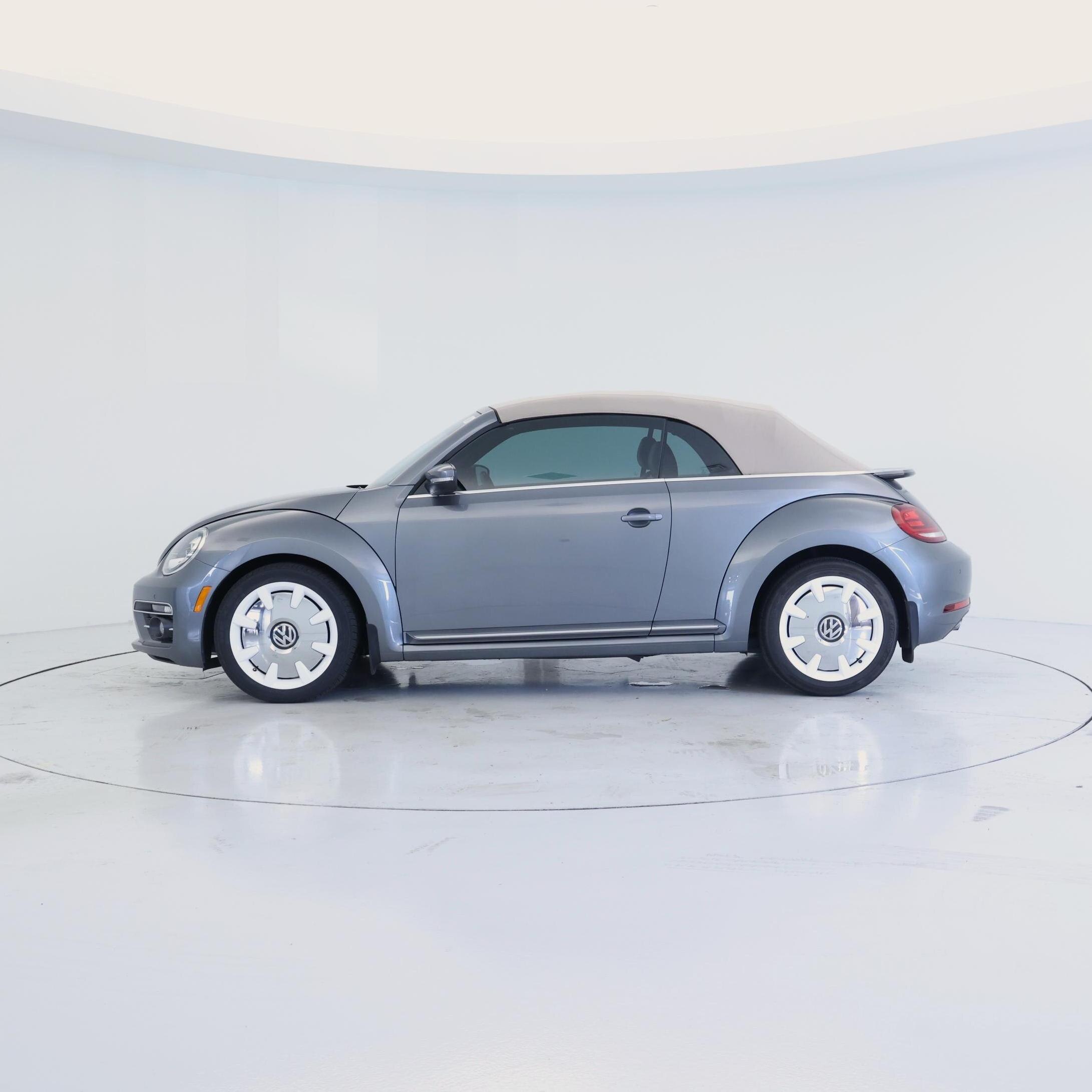Thumbnail: 2019 Volkswagen Beetle - 3