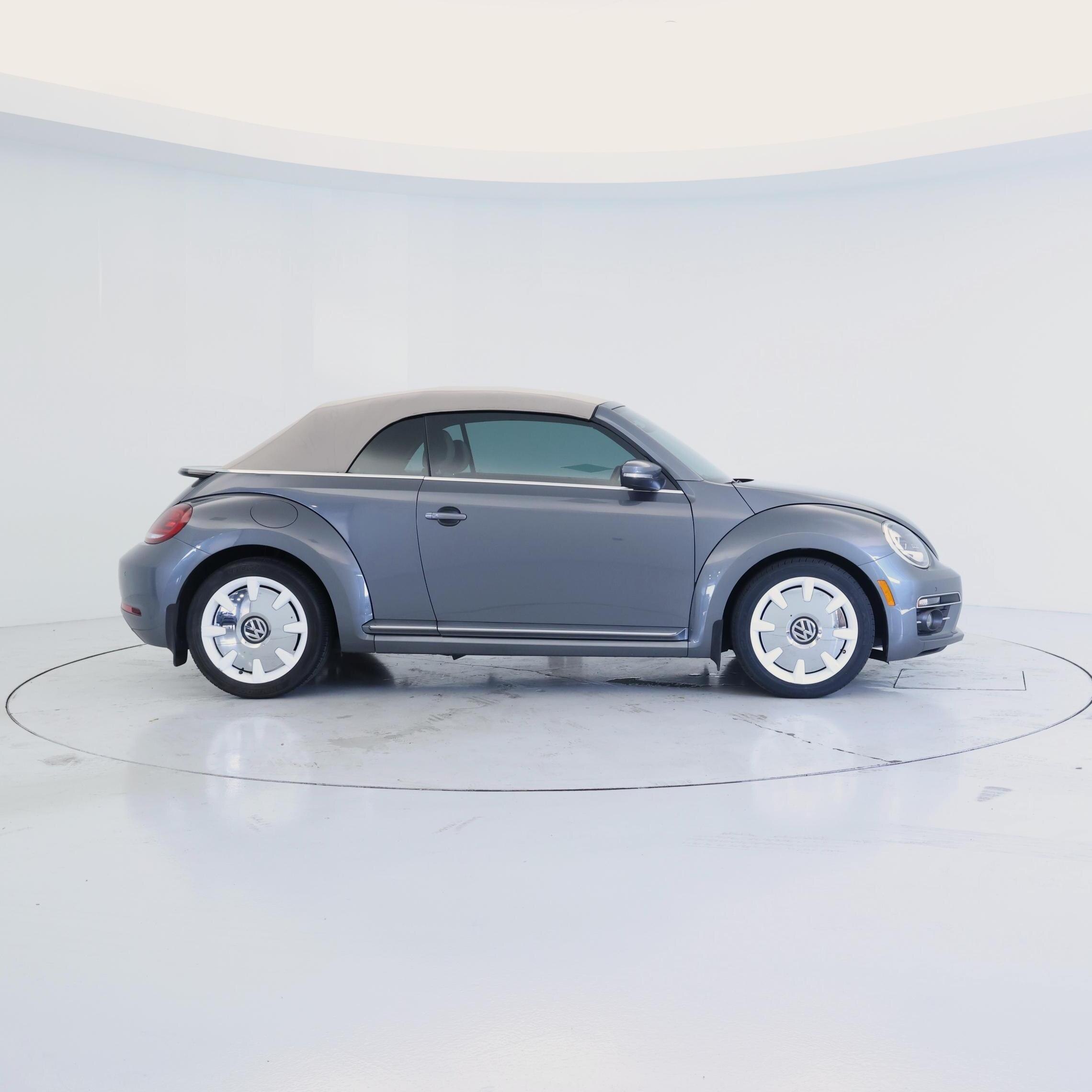Thumbnail: 2019 Volkswagen Beetle - 7