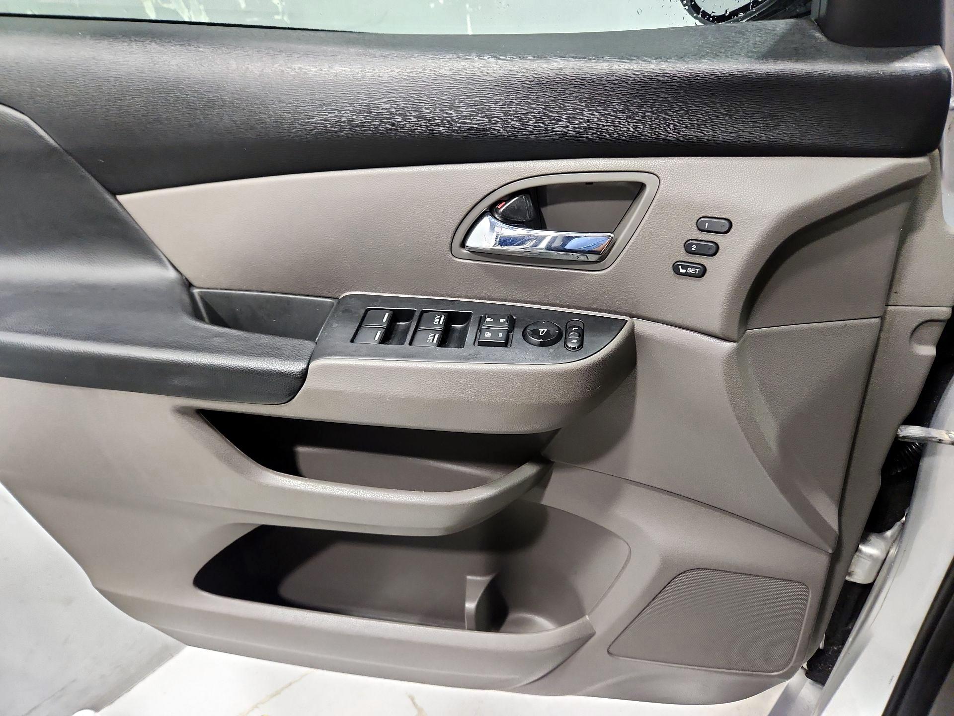 Thumbnail: 2015 Honda Odyssey - 12