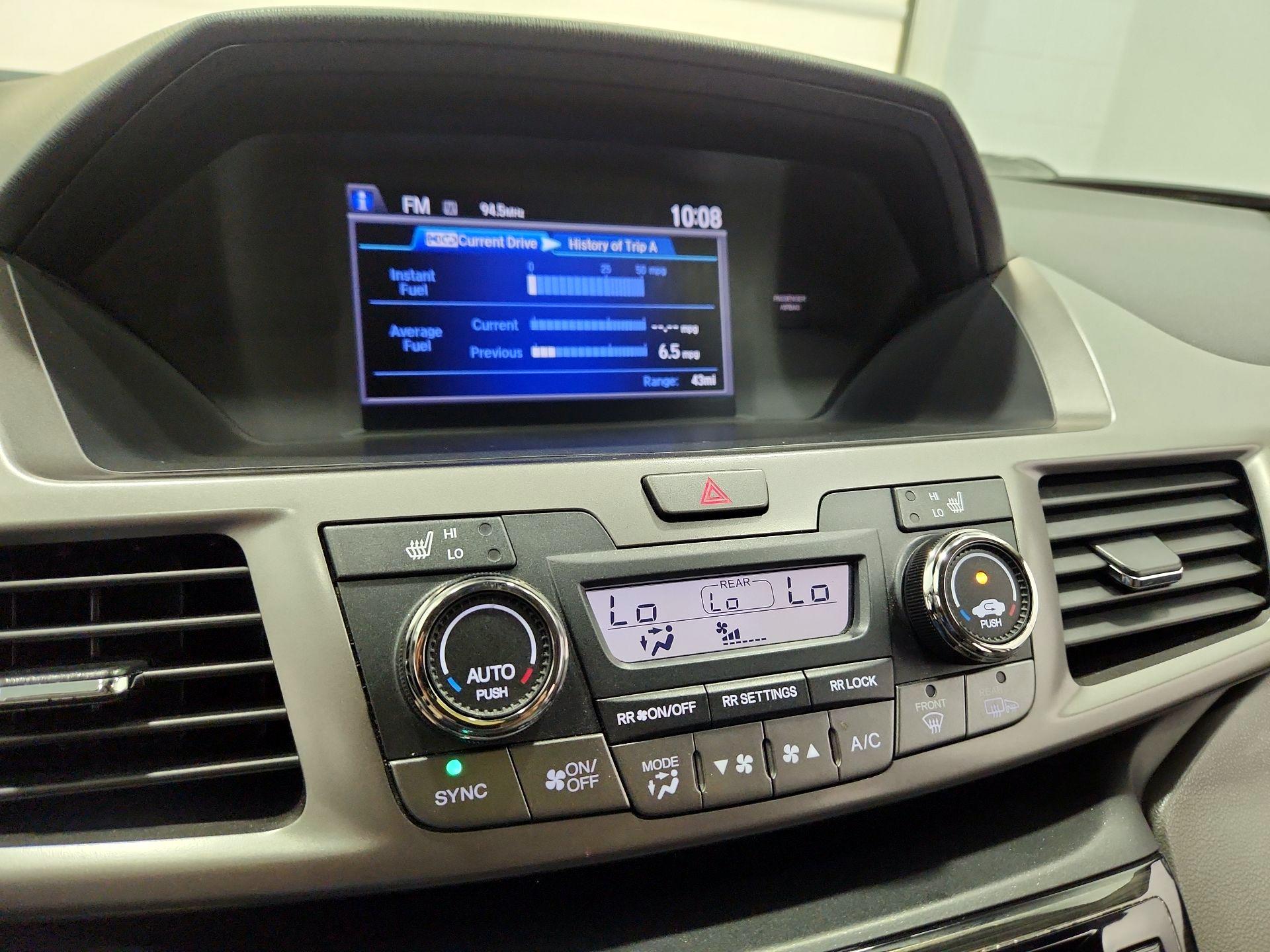Thumbnail: 2015 Honda Odyssey - 17