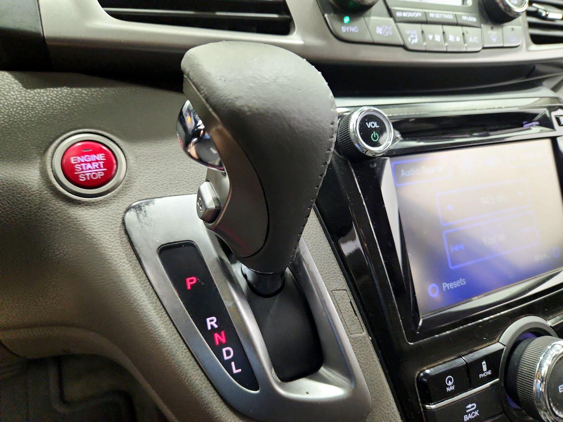 Thumbnail: 2015 Honda Odyssey - 18