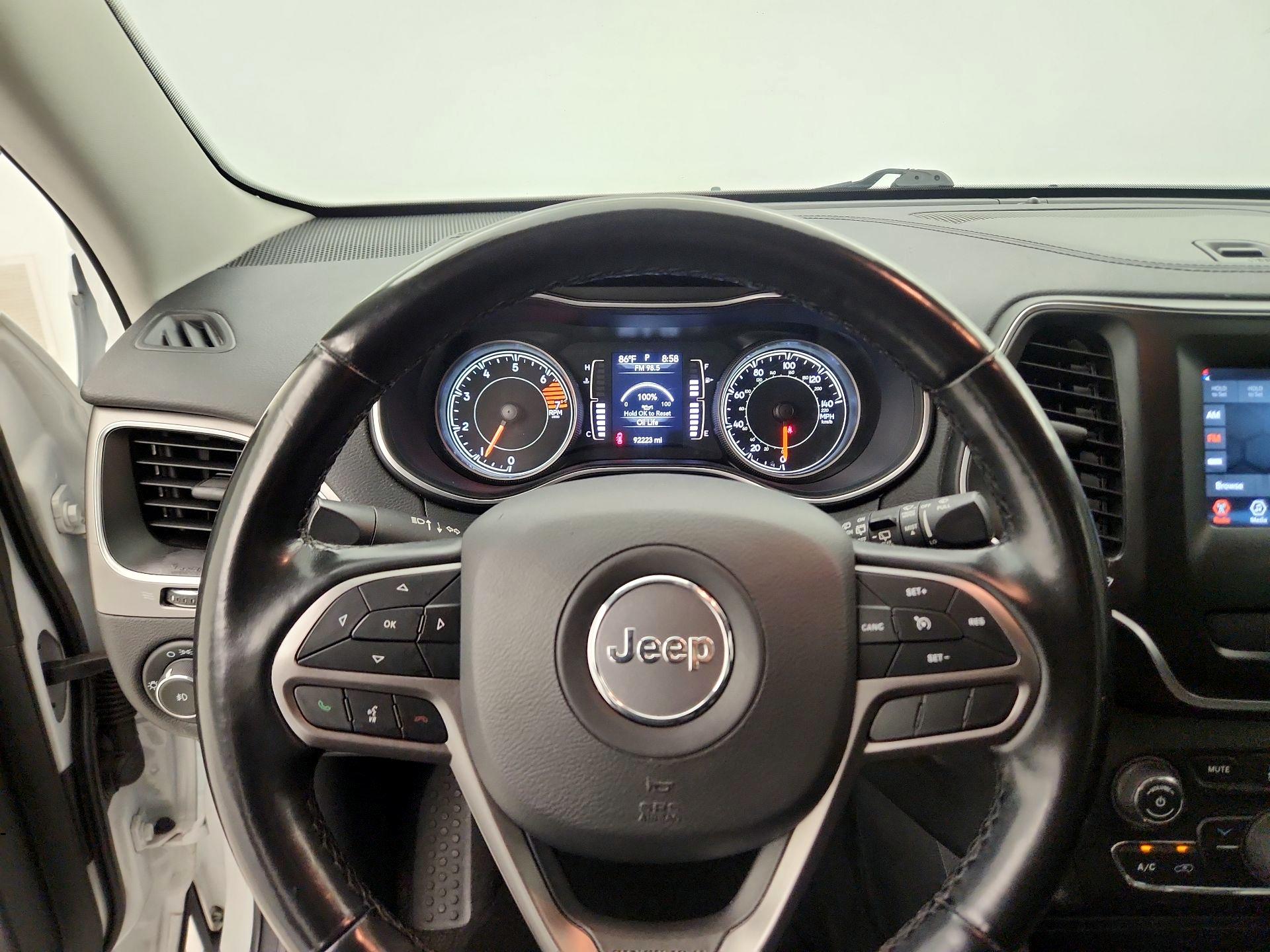 Thumbnail: 2021 Jeep Cherokee - 10