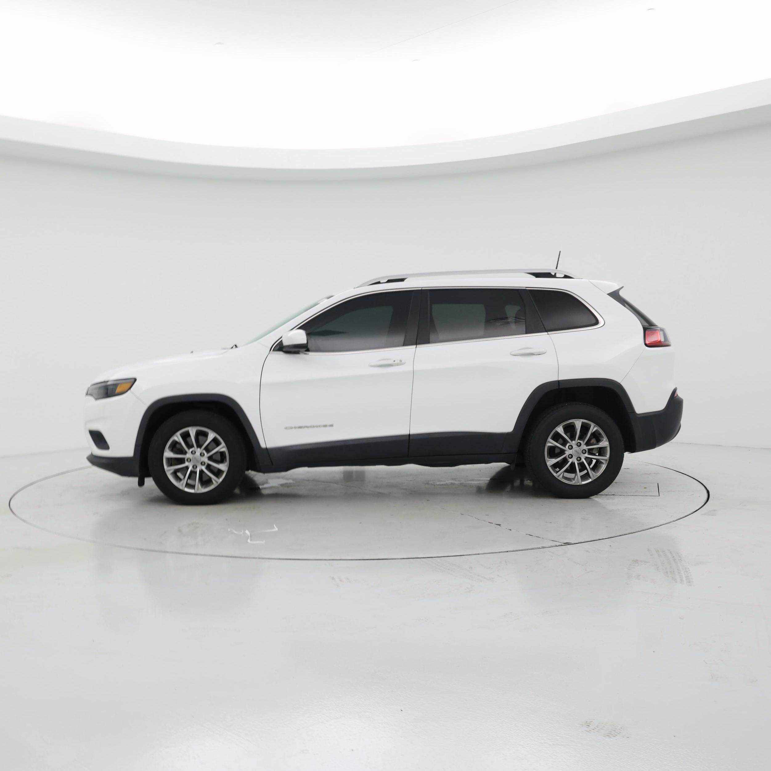 Thumbnail: 2021 Jeep Cherokee - 3