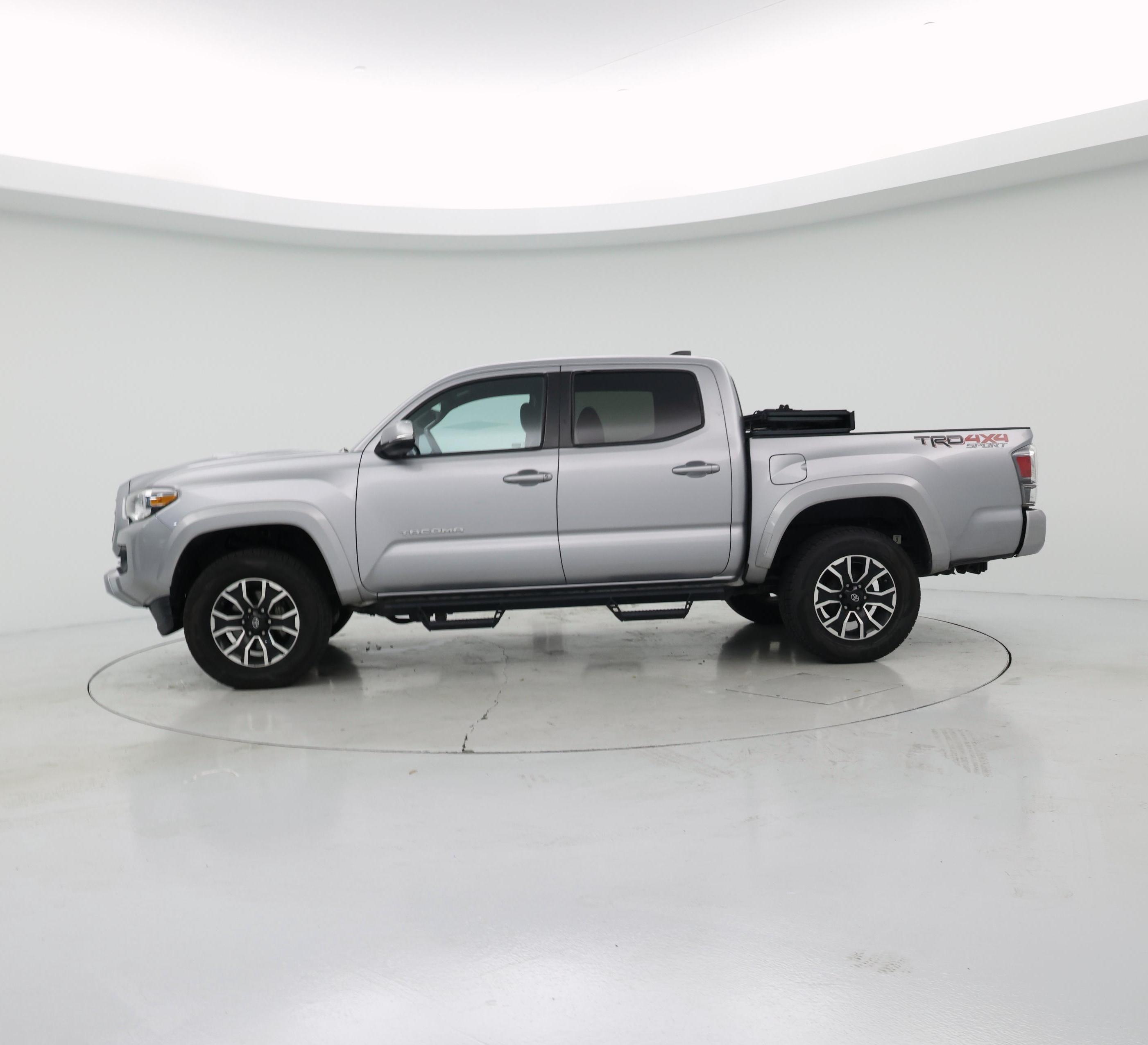 Thumbnail: 2020 Toyota Tacoma - 3