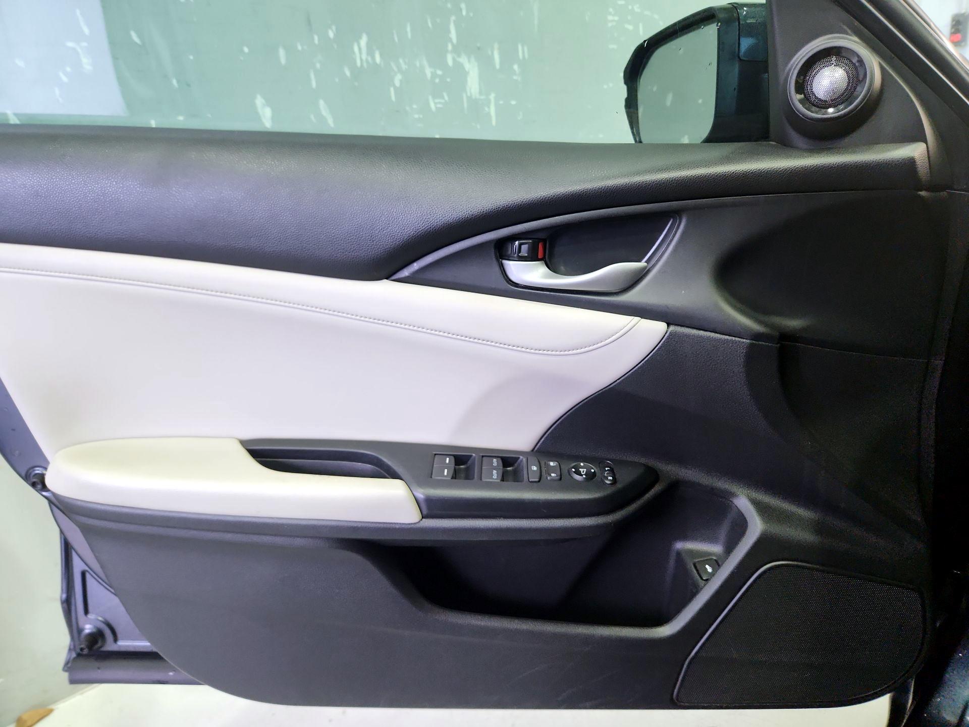 Thumbnail: 2020 Honda Insight - 12