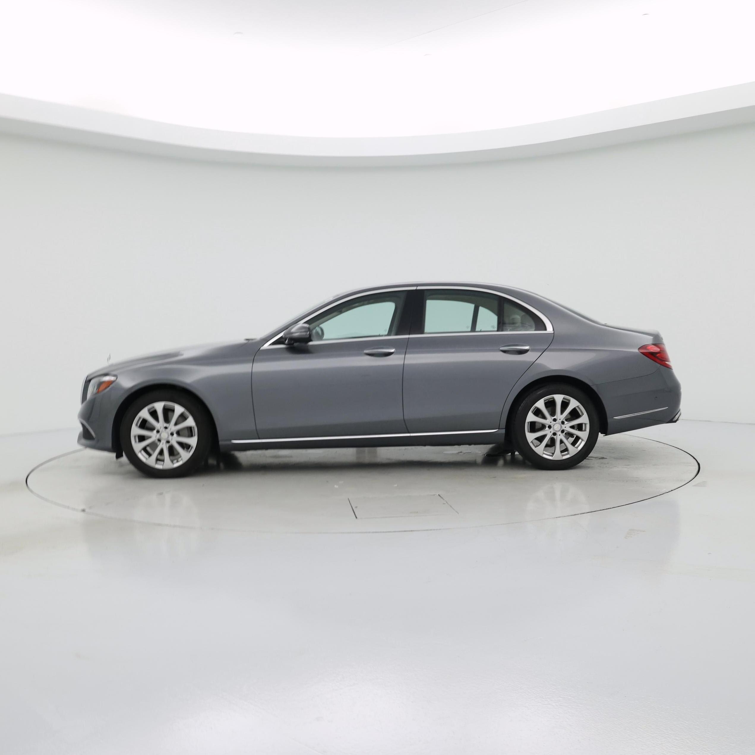 Thumbnail: 2017 Mercedes-Benz E-Class - 3
