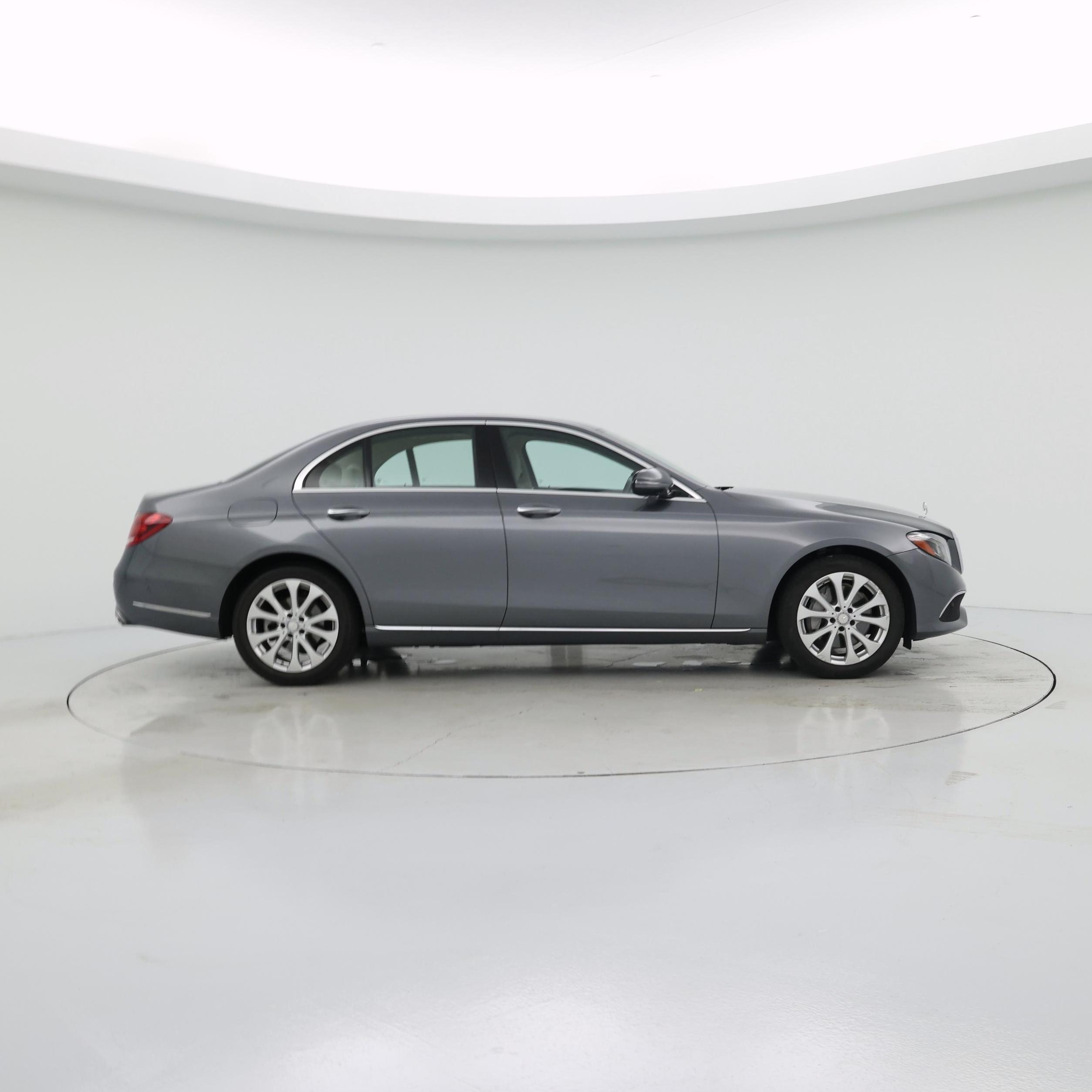 Thumbnail: 2017 Mercedes-Benz E-Class - 7