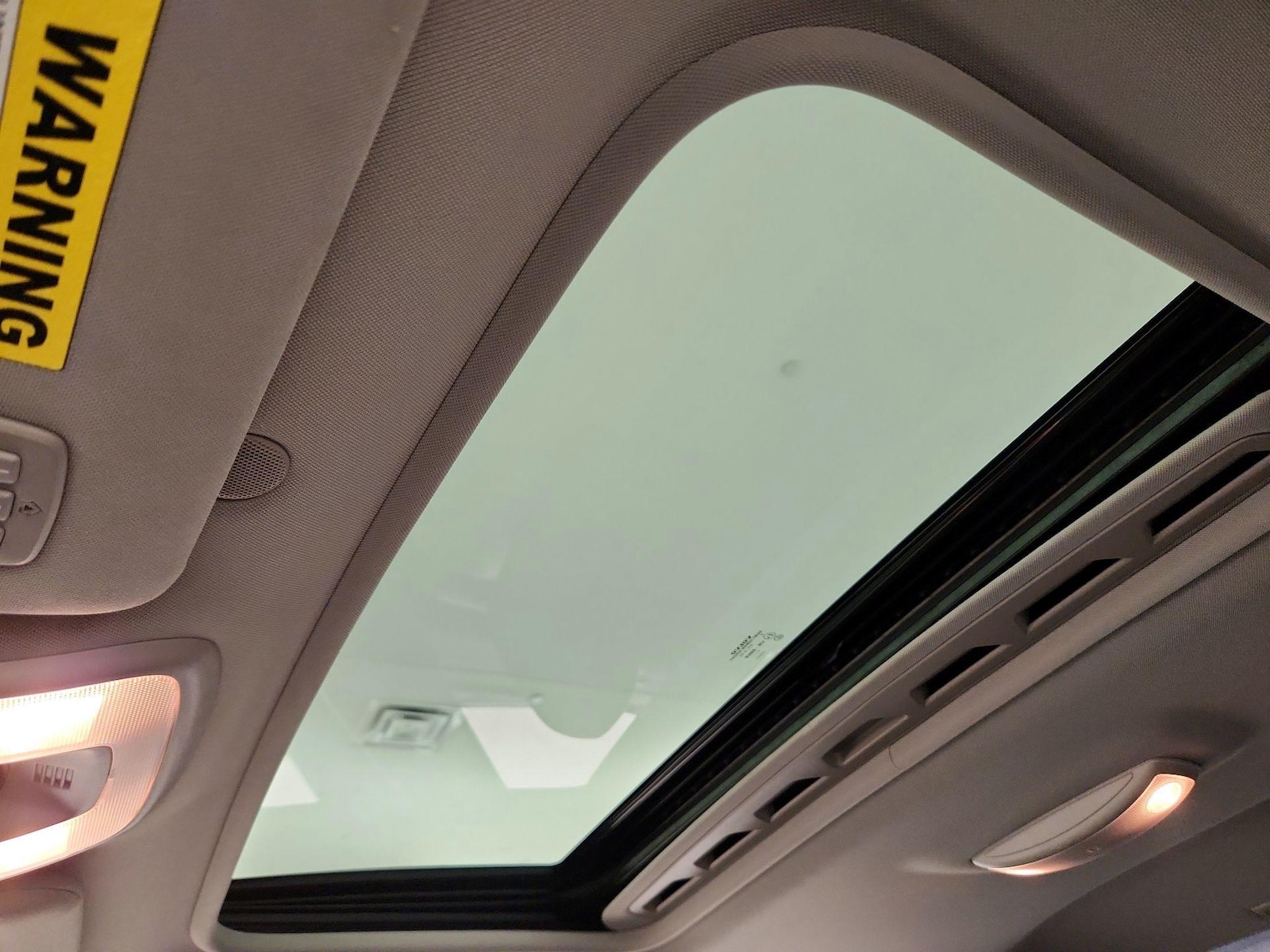 Sunroof(s) & Overhead Airbags