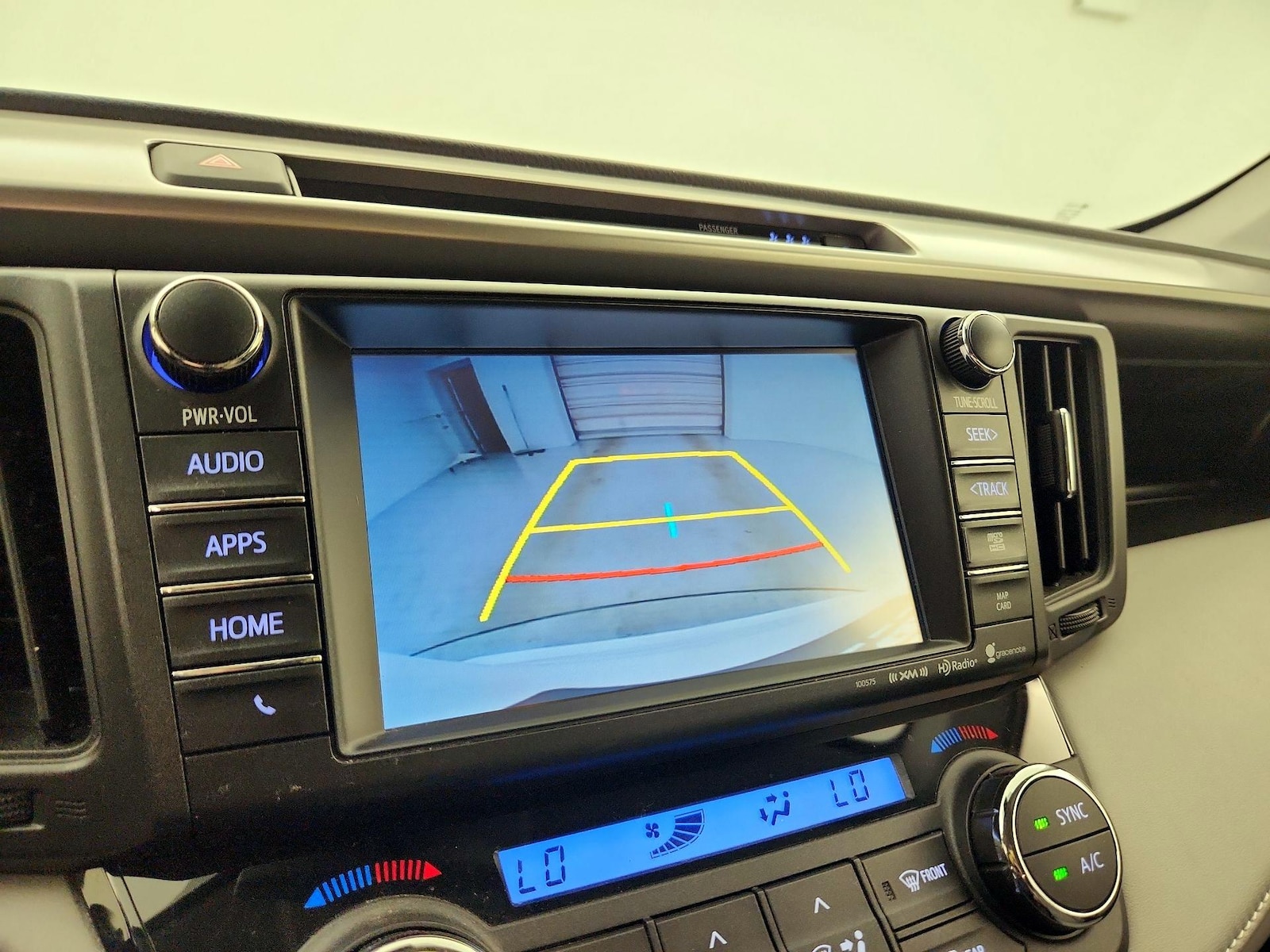 2017 Toyota RAV4 XLE - Photo 15