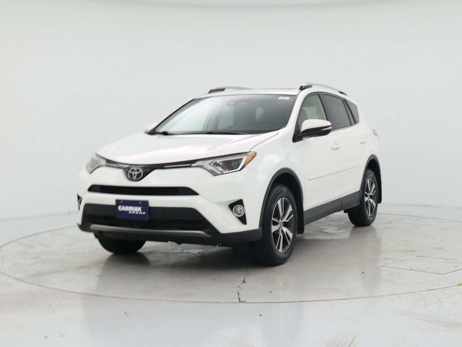 2017 Toyota RAV4 XLE - Photo 5