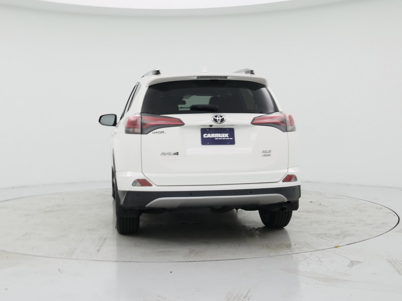 2017 Toyota RAV4 XLE - Photo 7