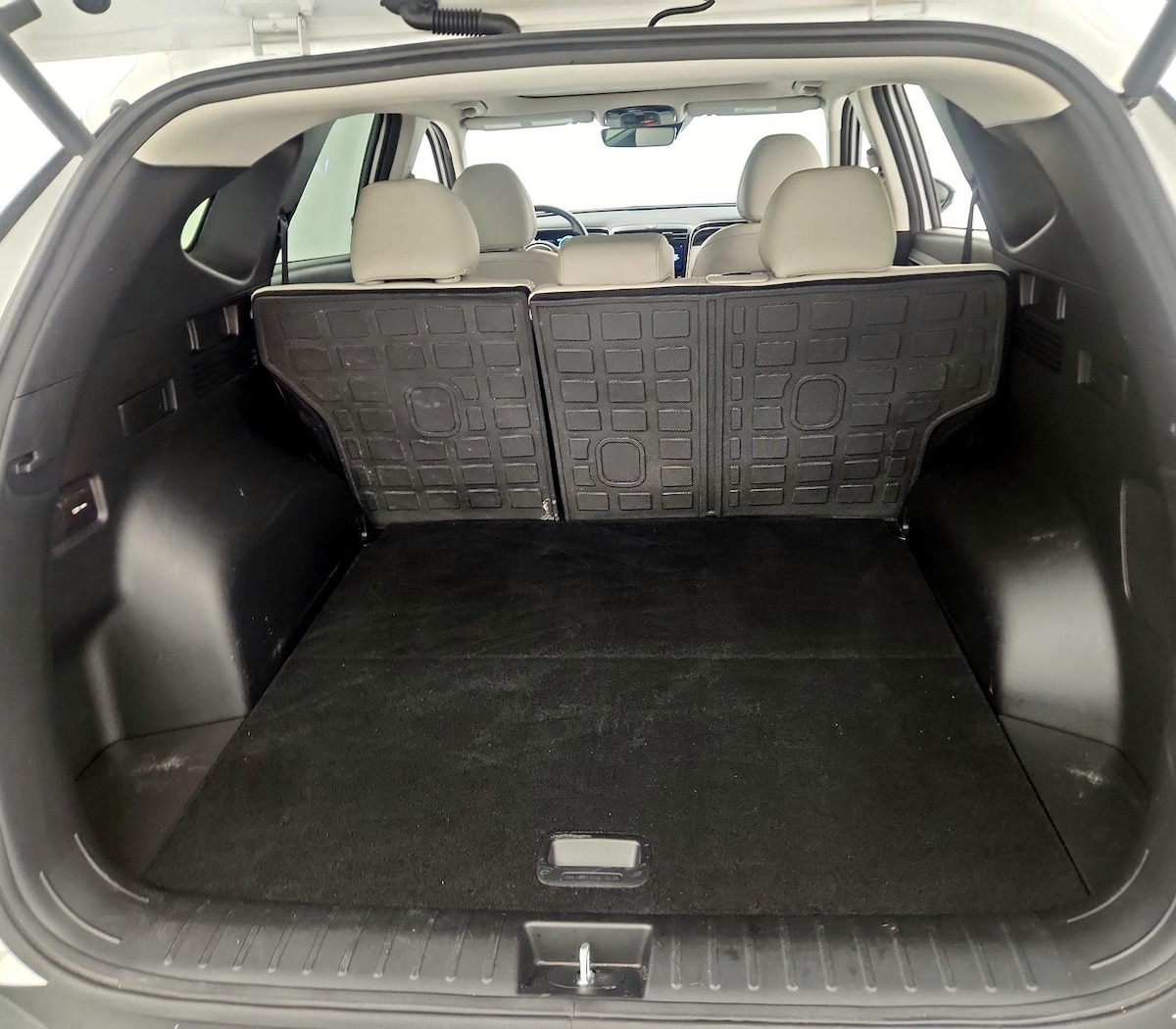 Trunk/Cargo (Seats Up)
