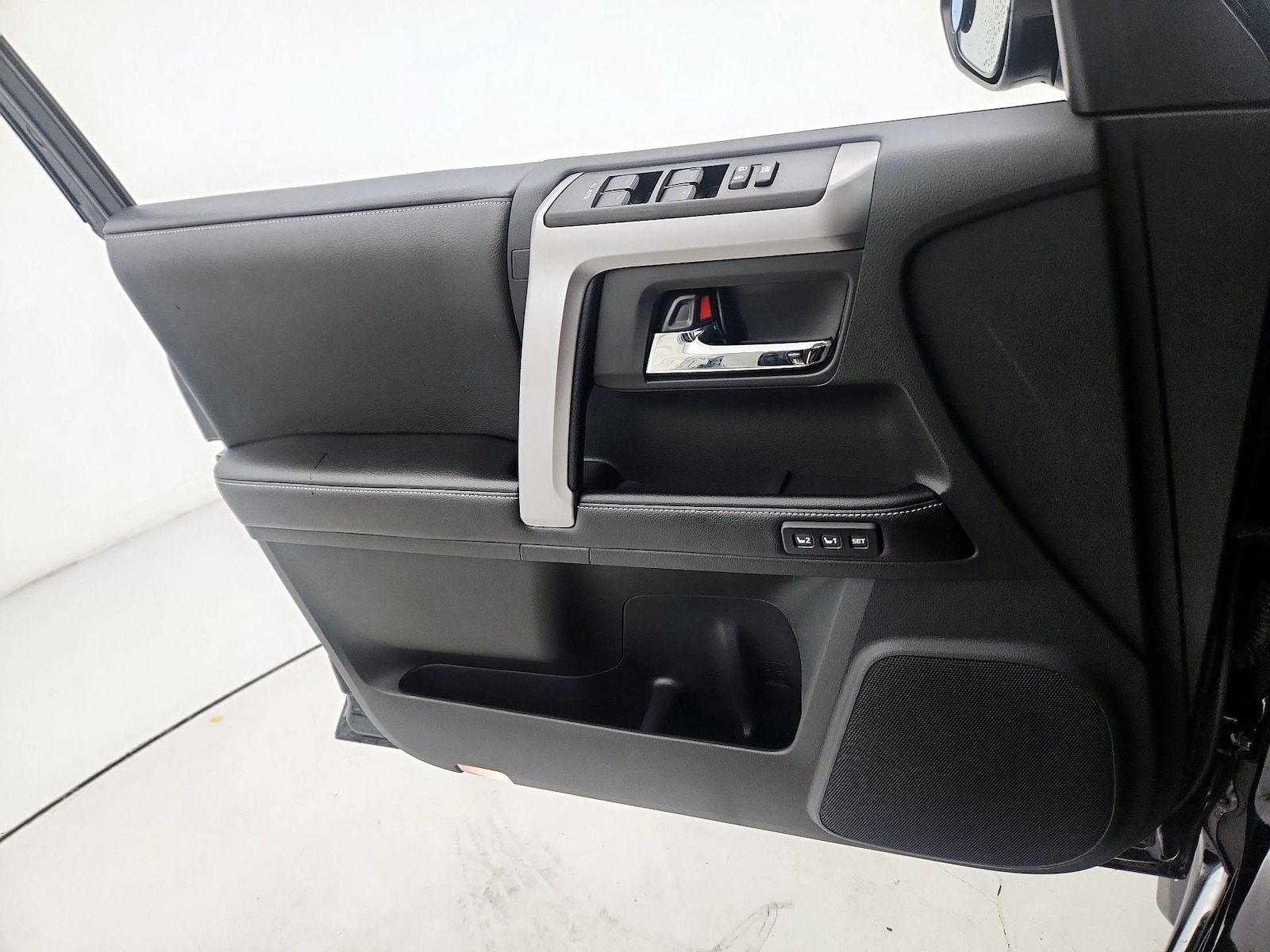 2015 Toyota 4Runner Limited - Photo 13