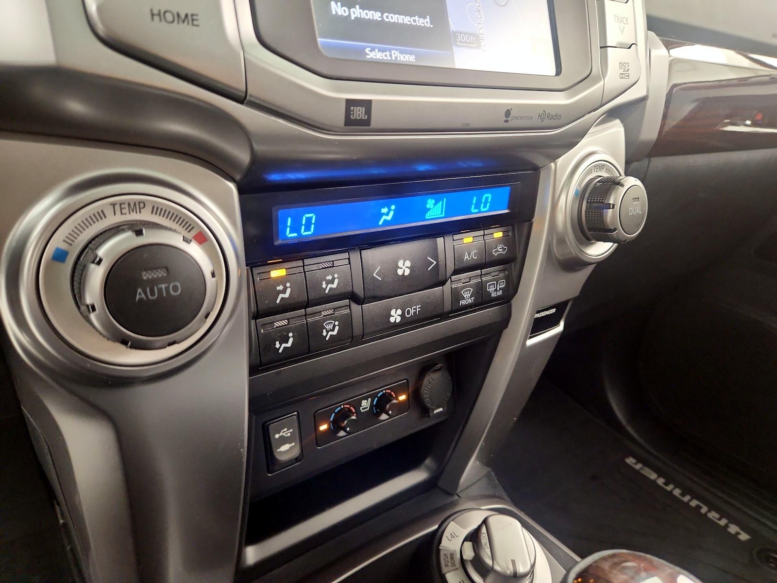 2015 Toyota 4Runner Limited - Photo 18