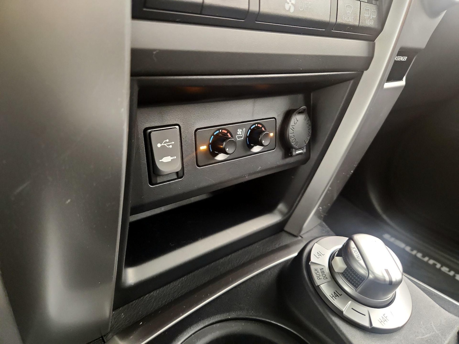 2015 Toyota 4Runner Limited - Photo 20