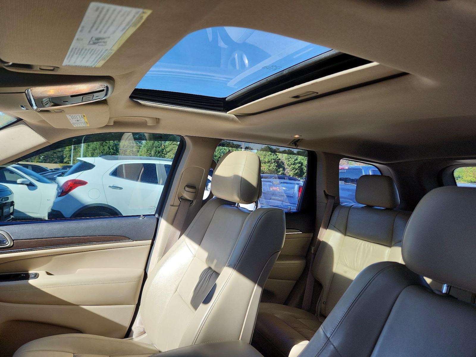 Sunroof(s) & Overhead Airbags