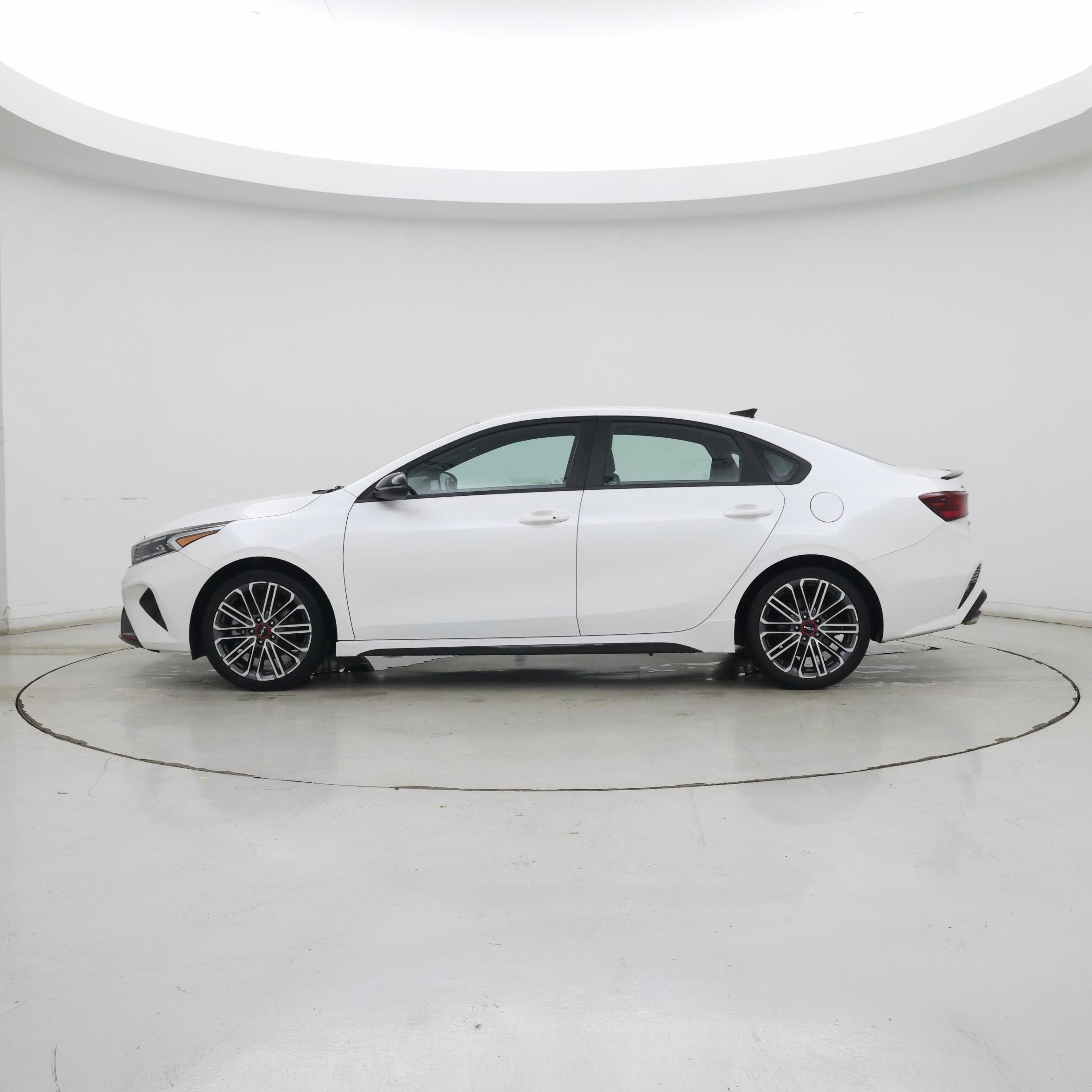 Thumbnail: 2024 Kia Forte - 3