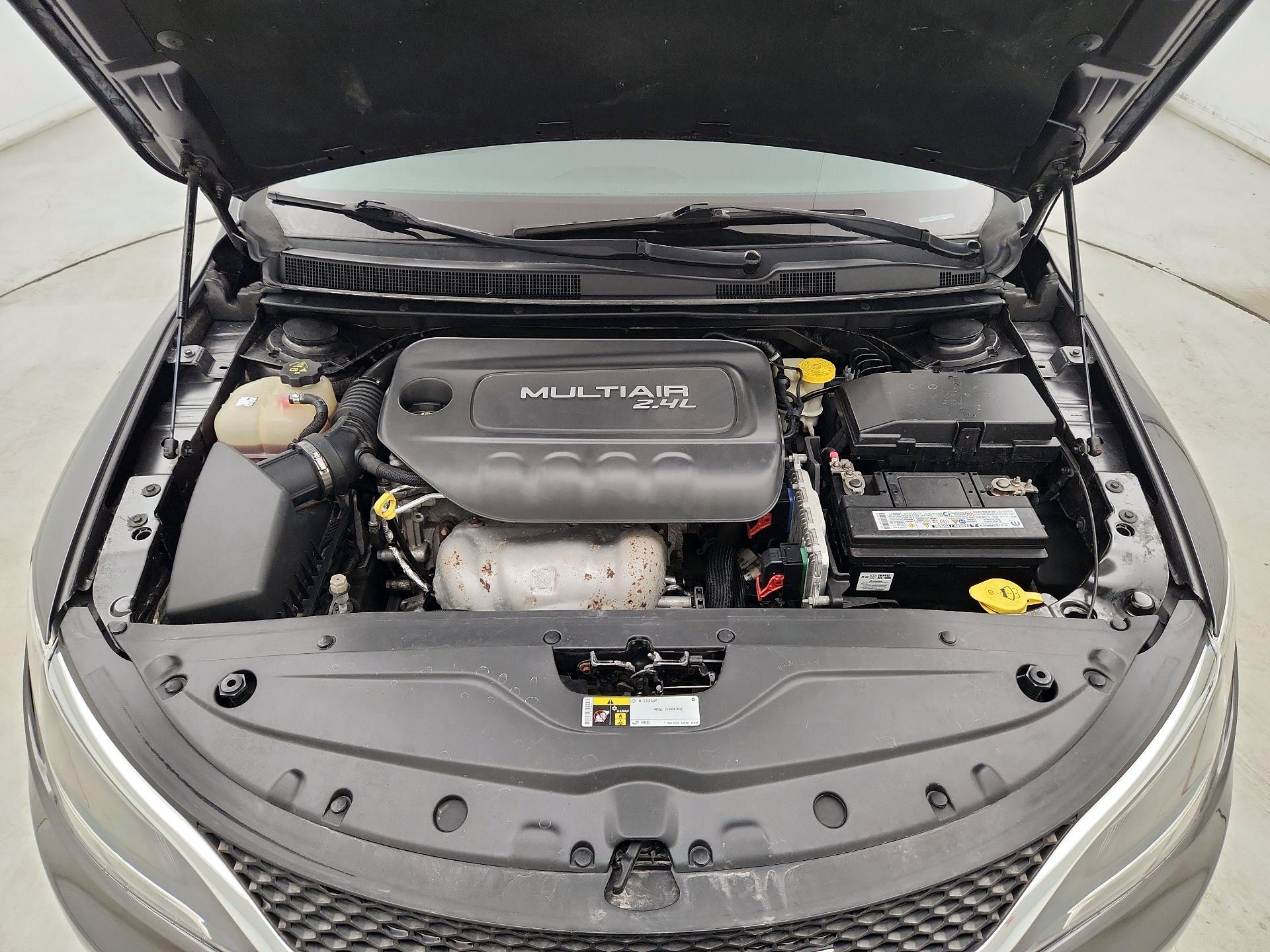 Thumbnail: 2015 Chrysler 200 - 20