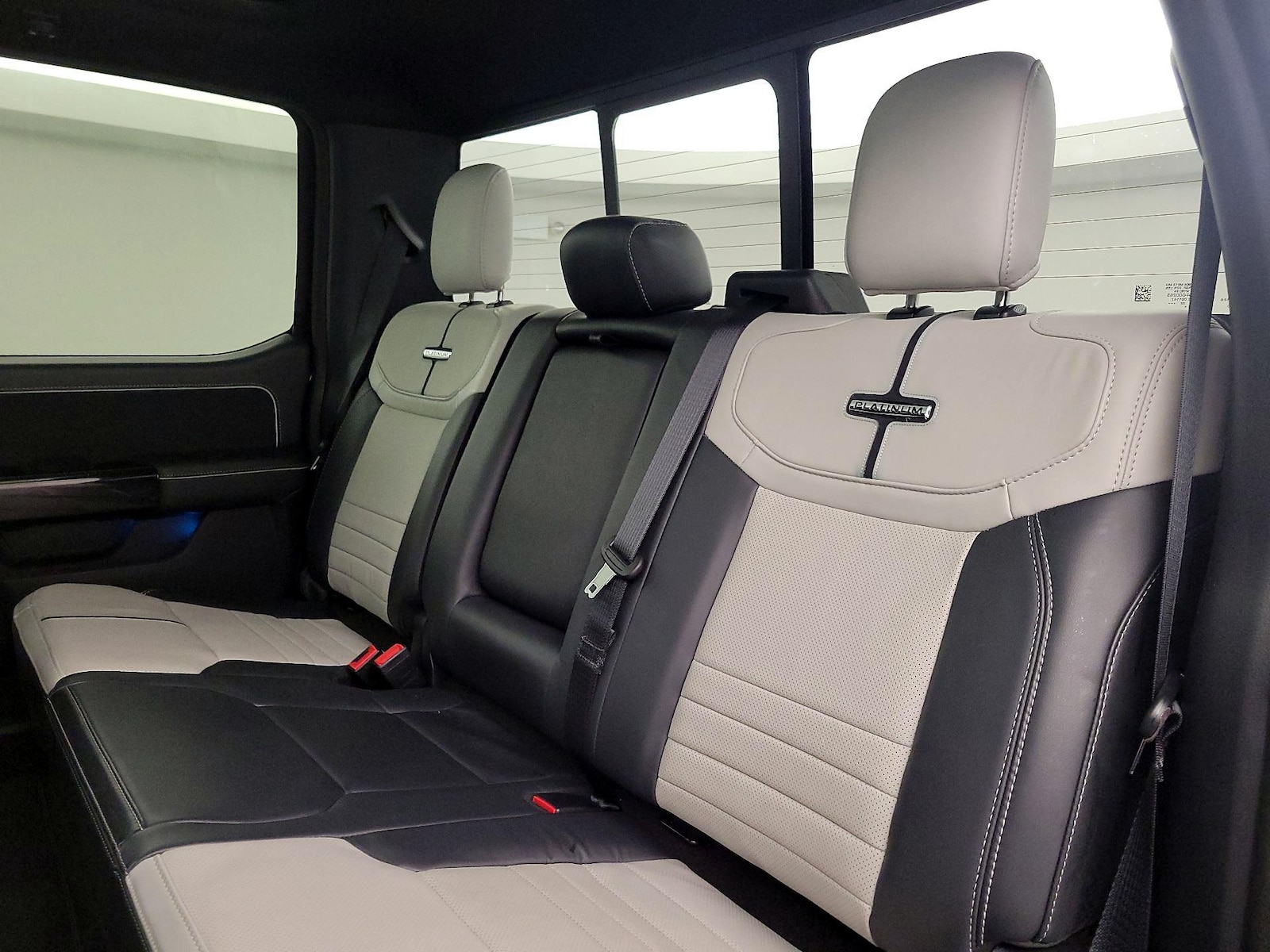 2023 Ford F-150 Lightning Platinum - Photo 22