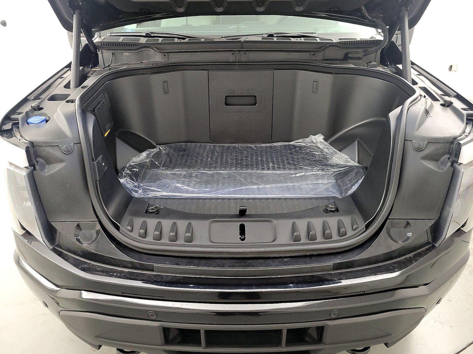 2023 Ford F-150 Lightning Platinum - Photo 24