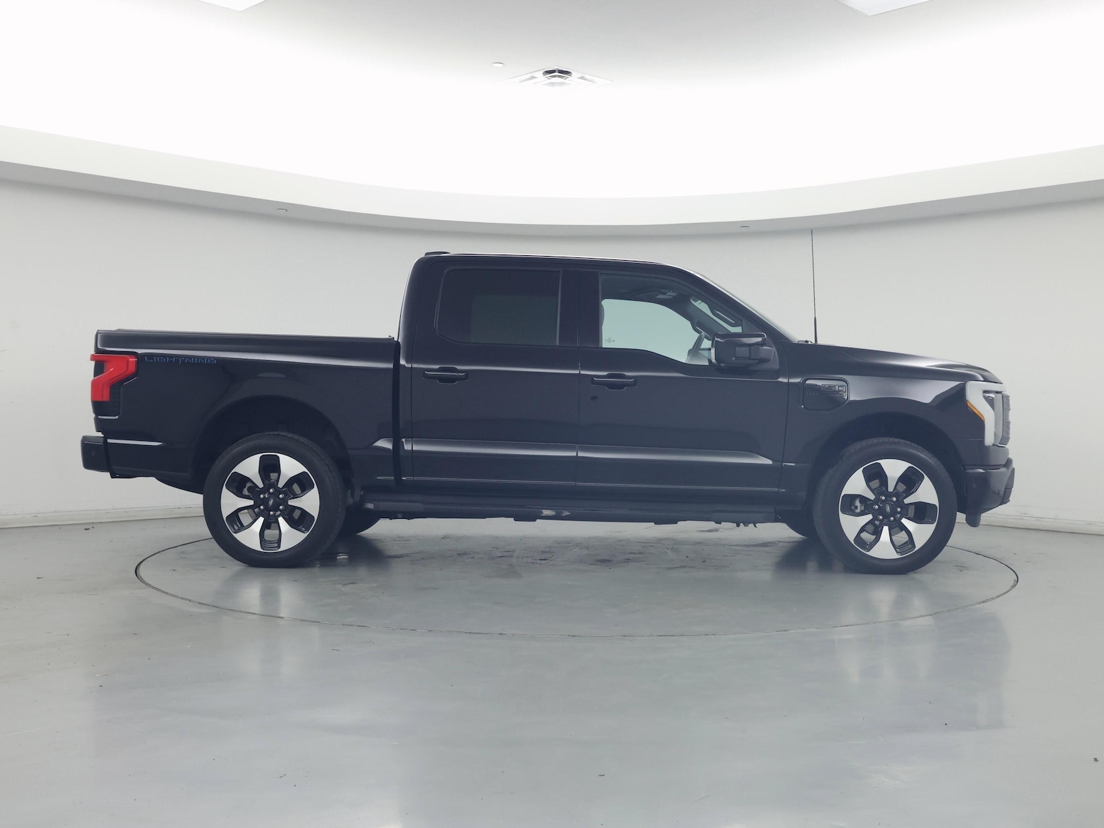 2023 Ford F-150 Lightning Platinum - Photo 8