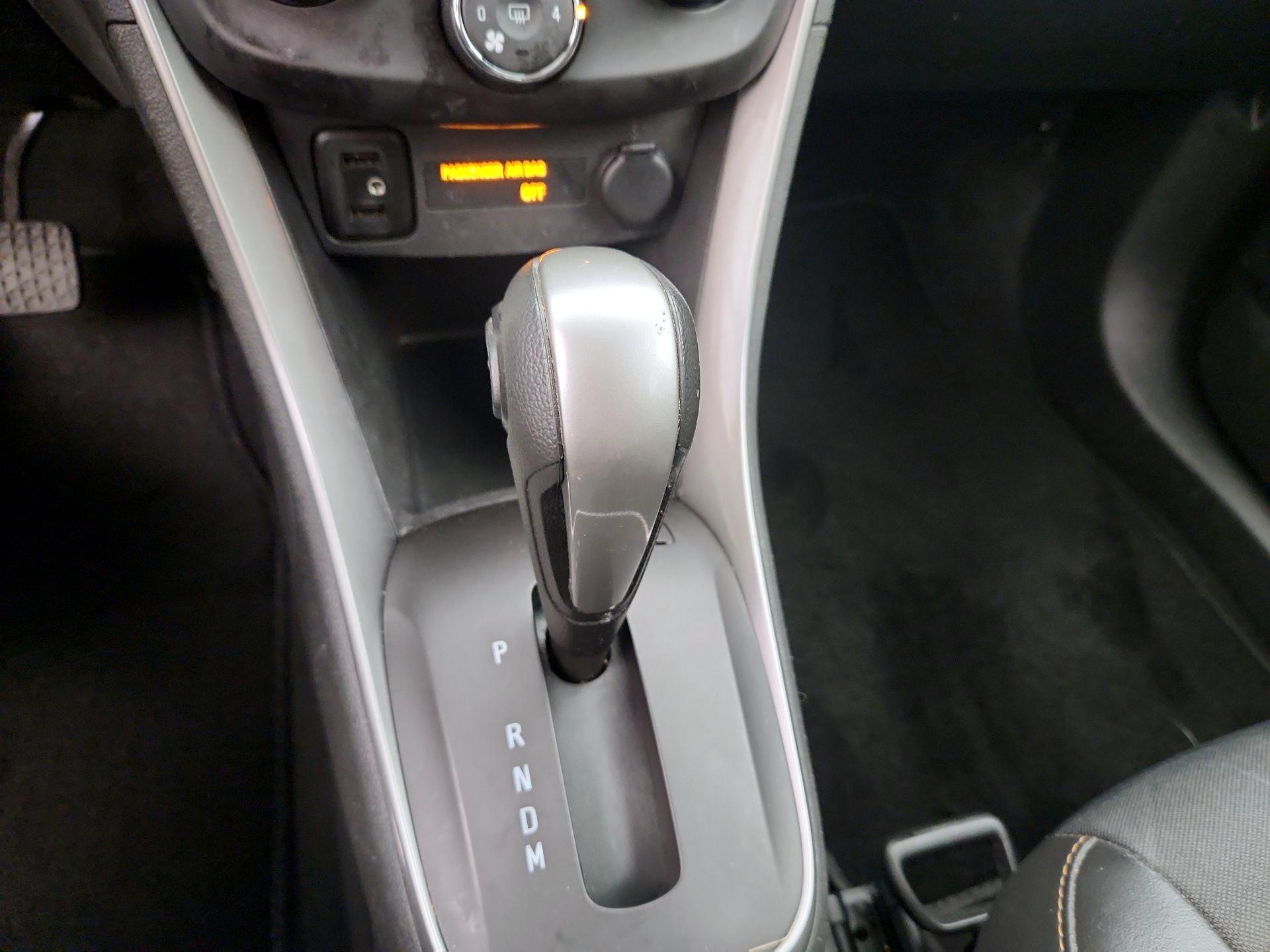 Thumbnail: 2018 Chevrolet Trax - 17