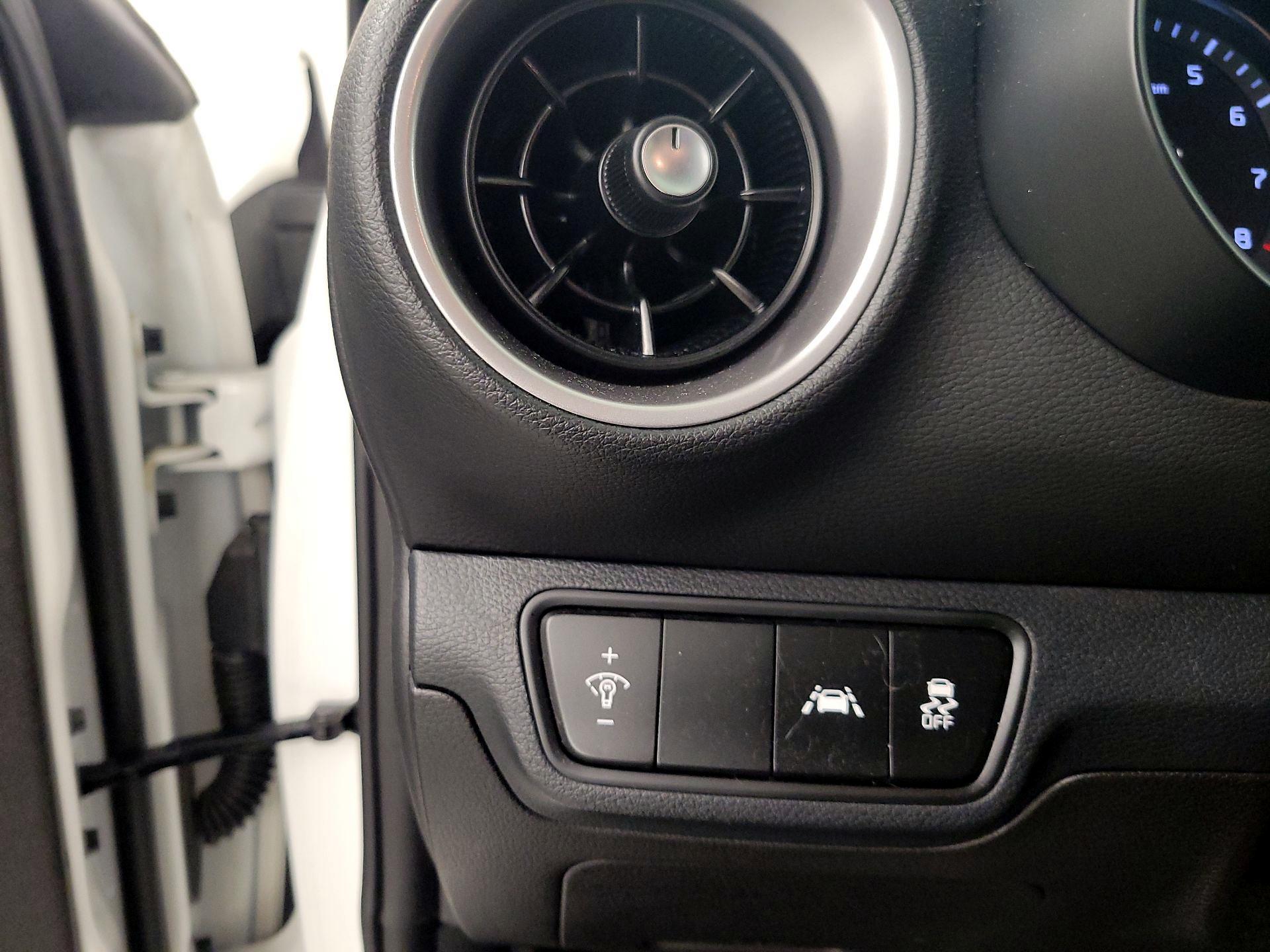 Thumbnail: 2021 Kia Forte - 13