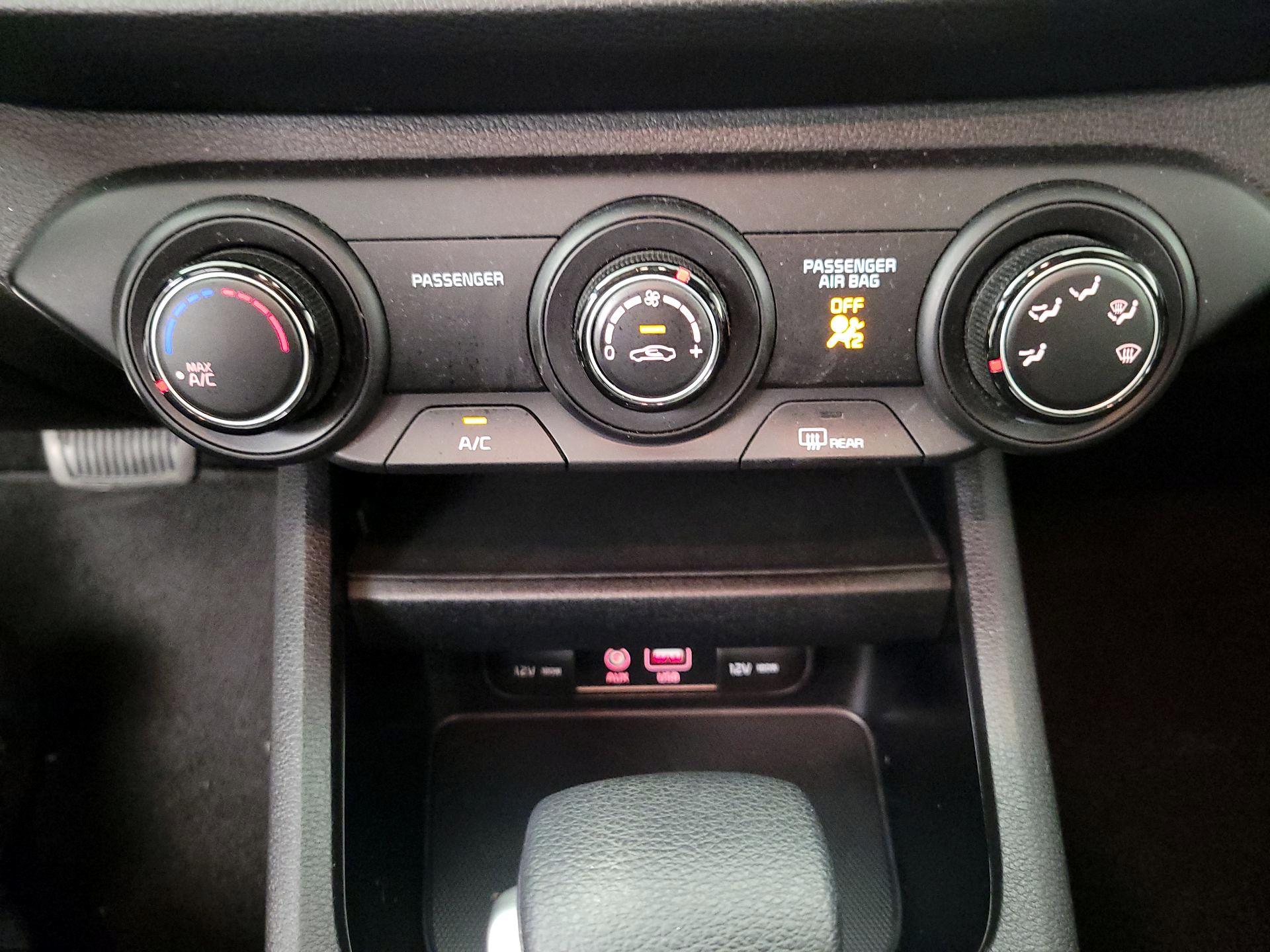 Thumbnail: 2021 Kia Forte - 16