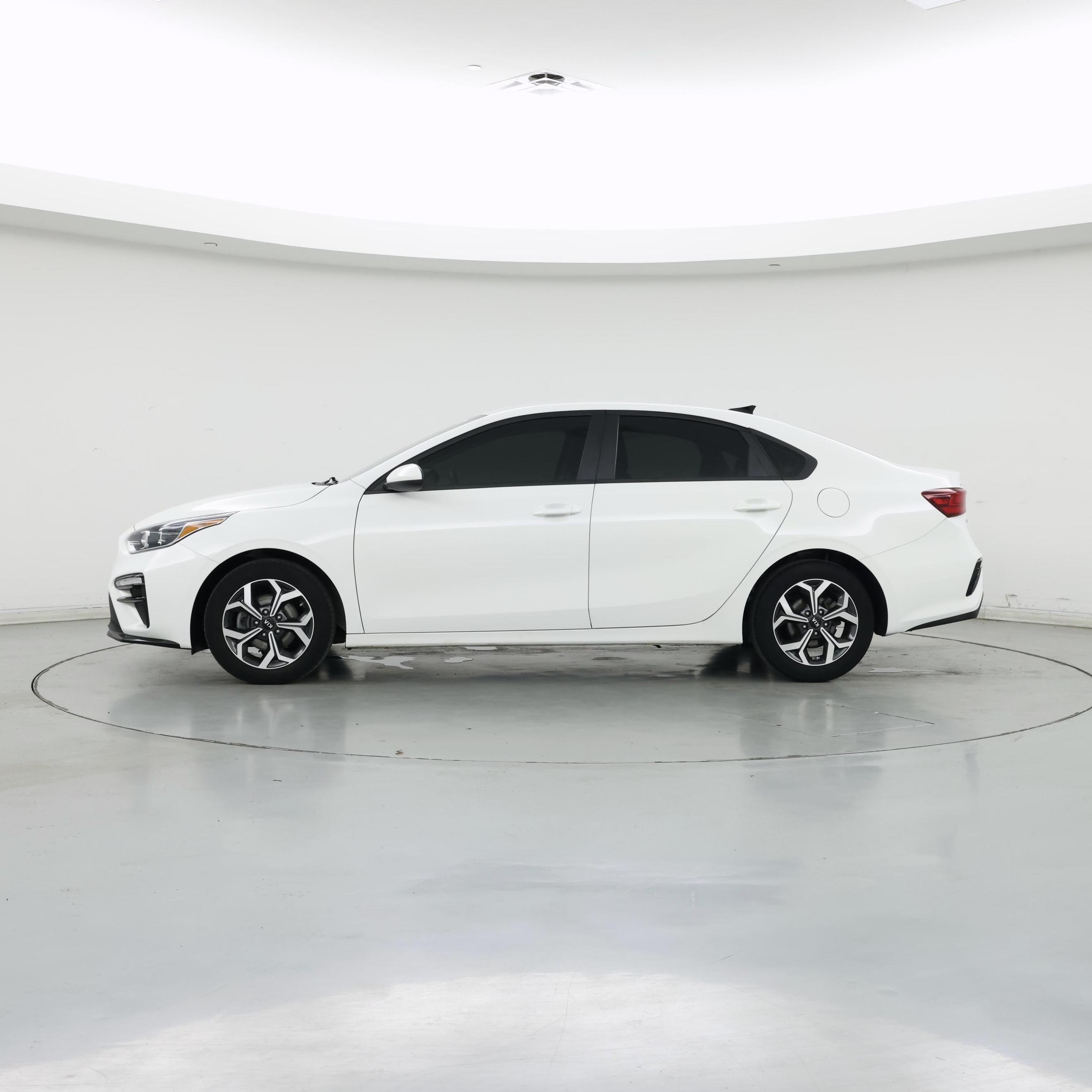 Thumbnail: 2021 Kia Forte - 3