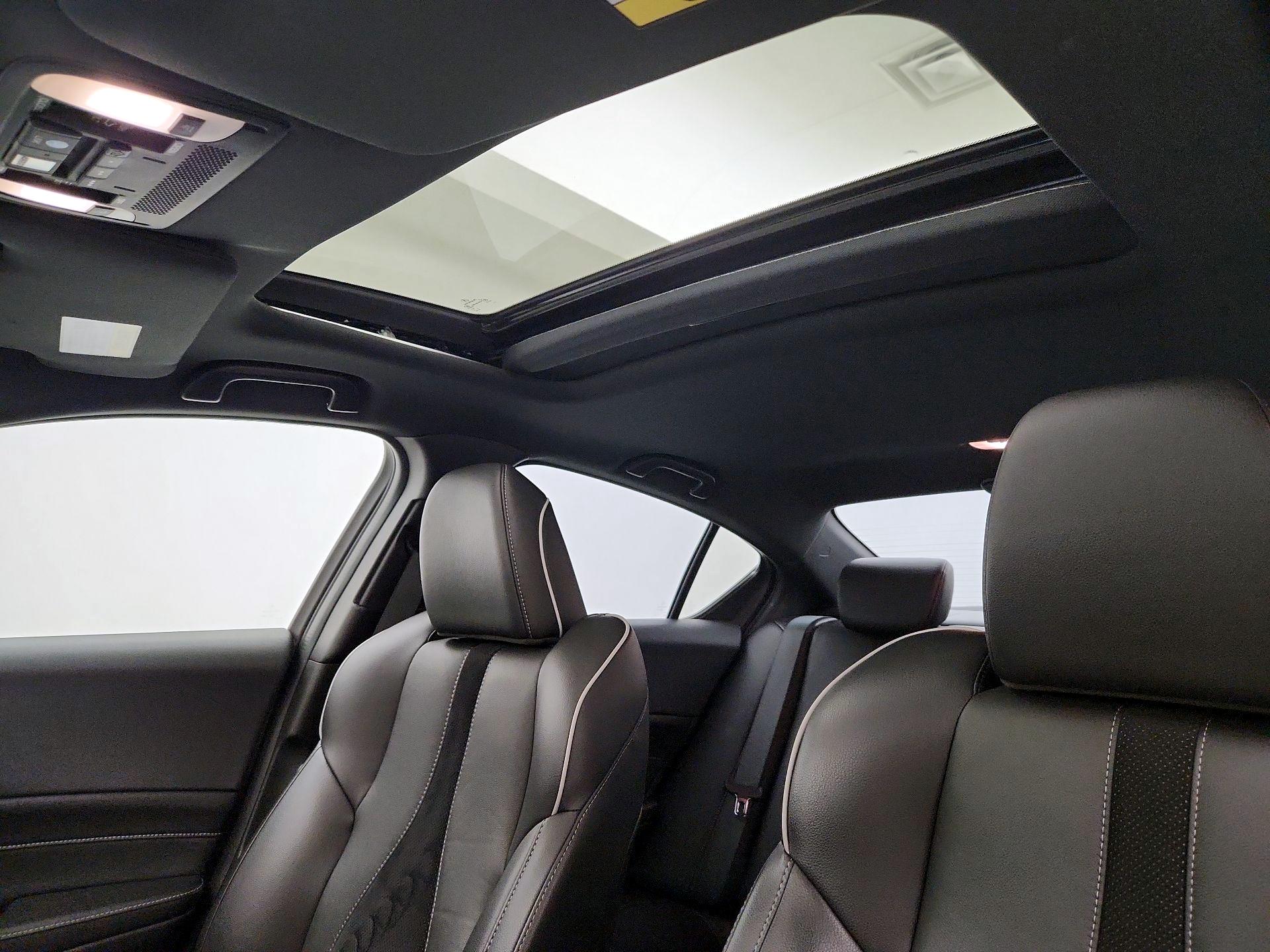 Thumbnail: 2020 Acura ILX - 20