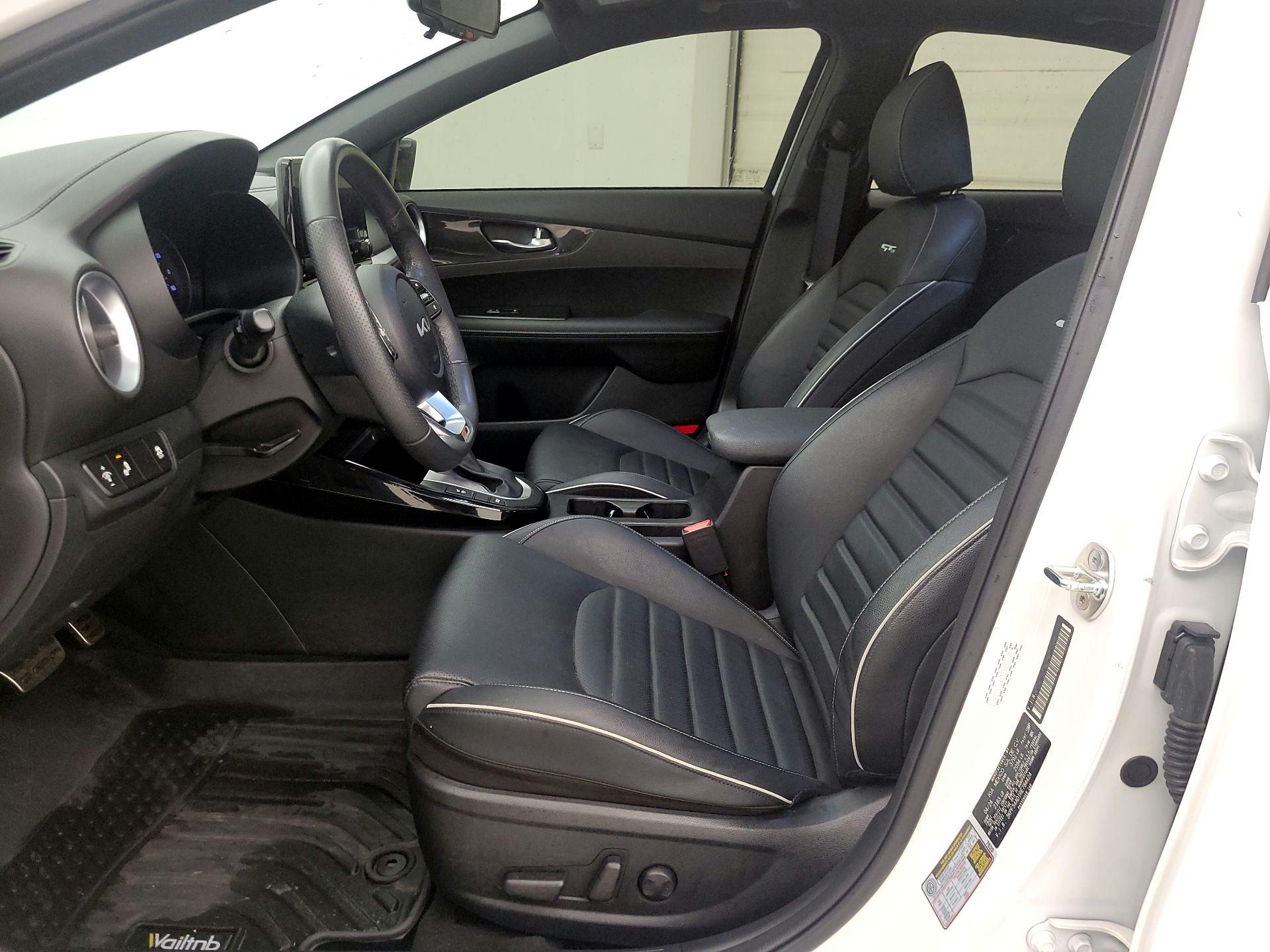 Thumbnail: 2024 Kia Forte - 11