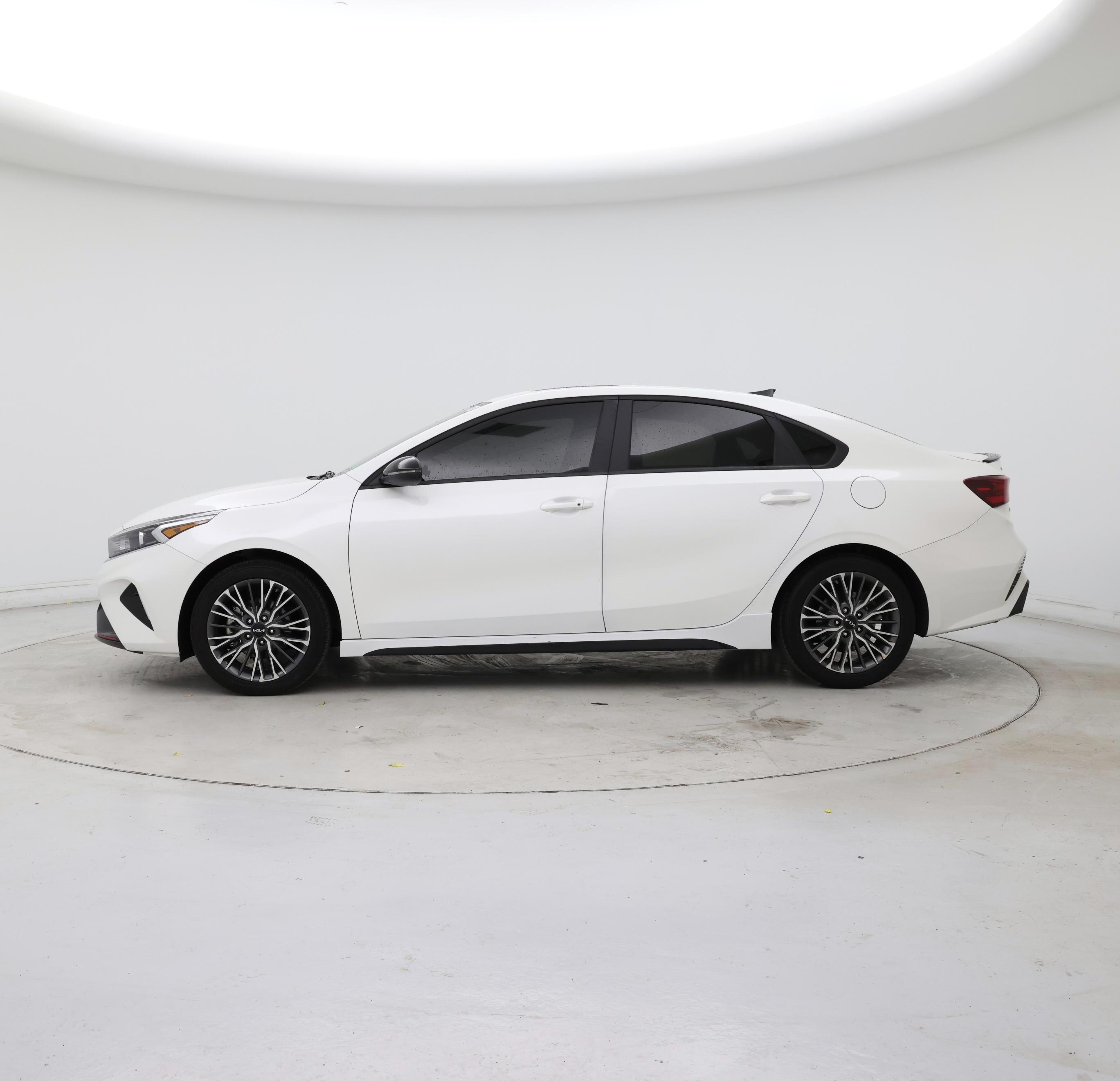 Thumbnail: 2024 Kia Forte - 3