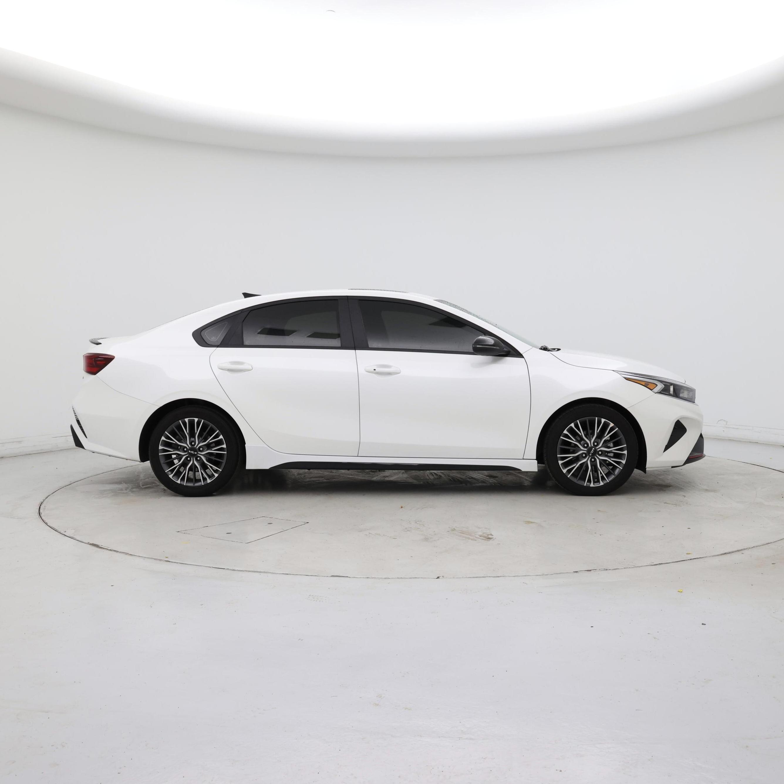 Thumbnail: 2024 Kia Forte - 7