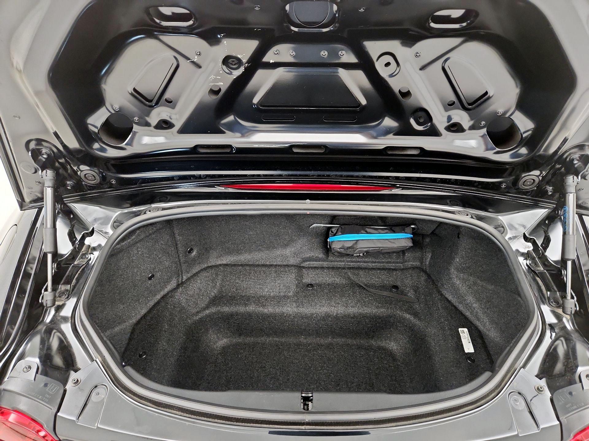 Thumbnail: 2022 Mazda MX-5 Miata - 19