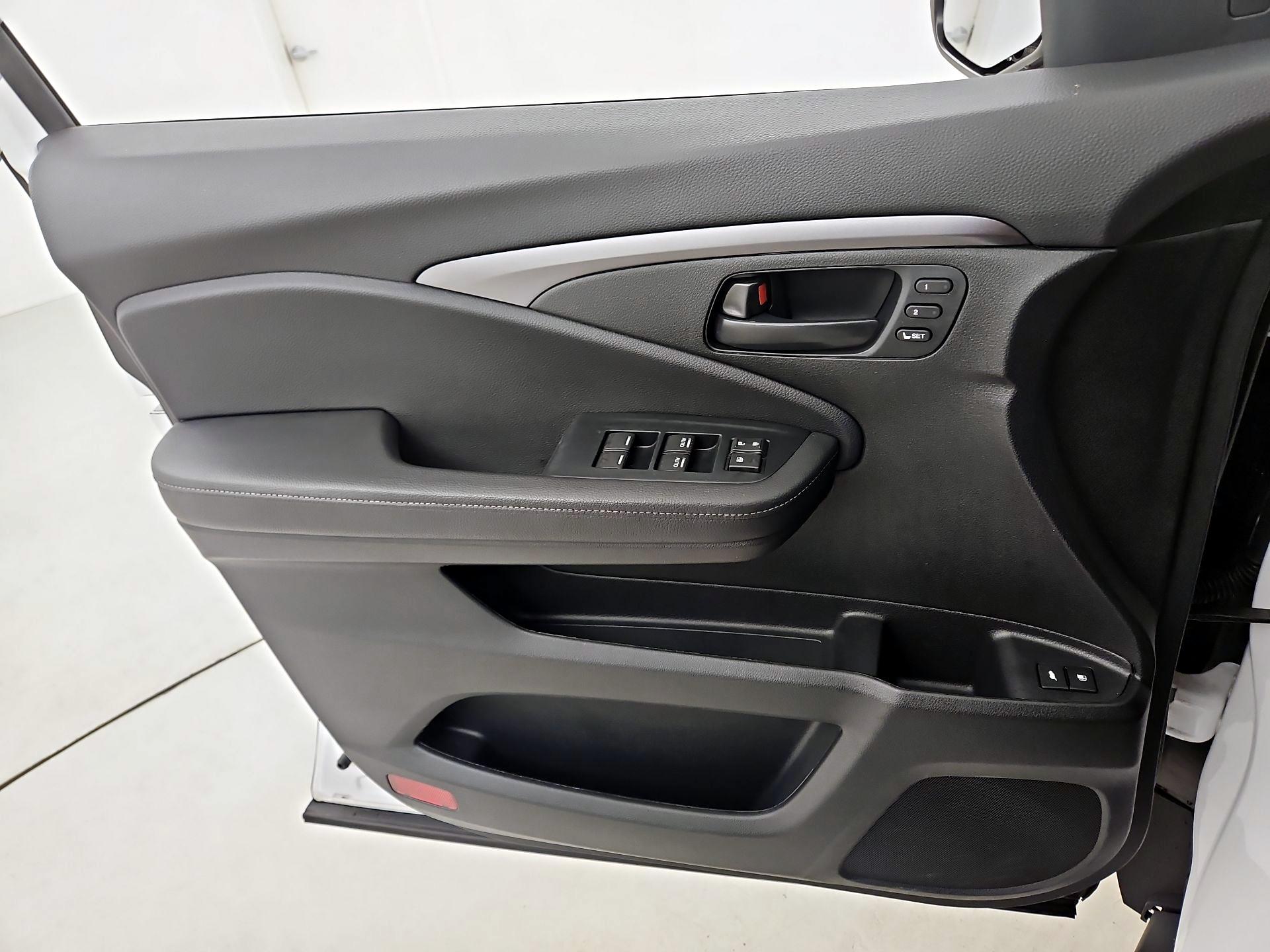 Thumbnail: 2023 Honda Passport - 12