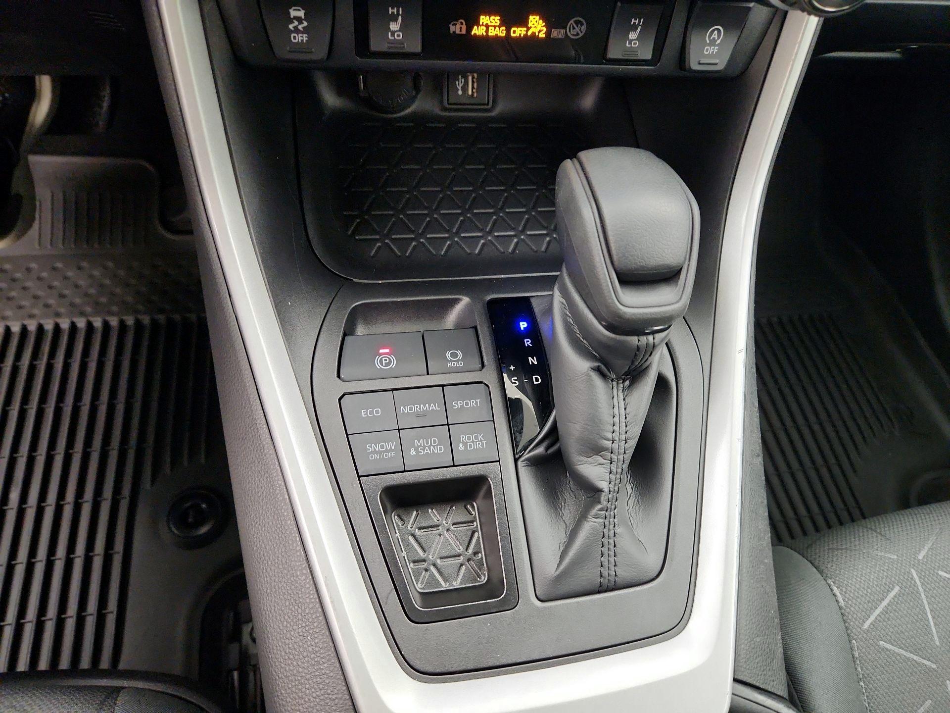 Thumbnail: 2024 Toyota RAV4 - 17